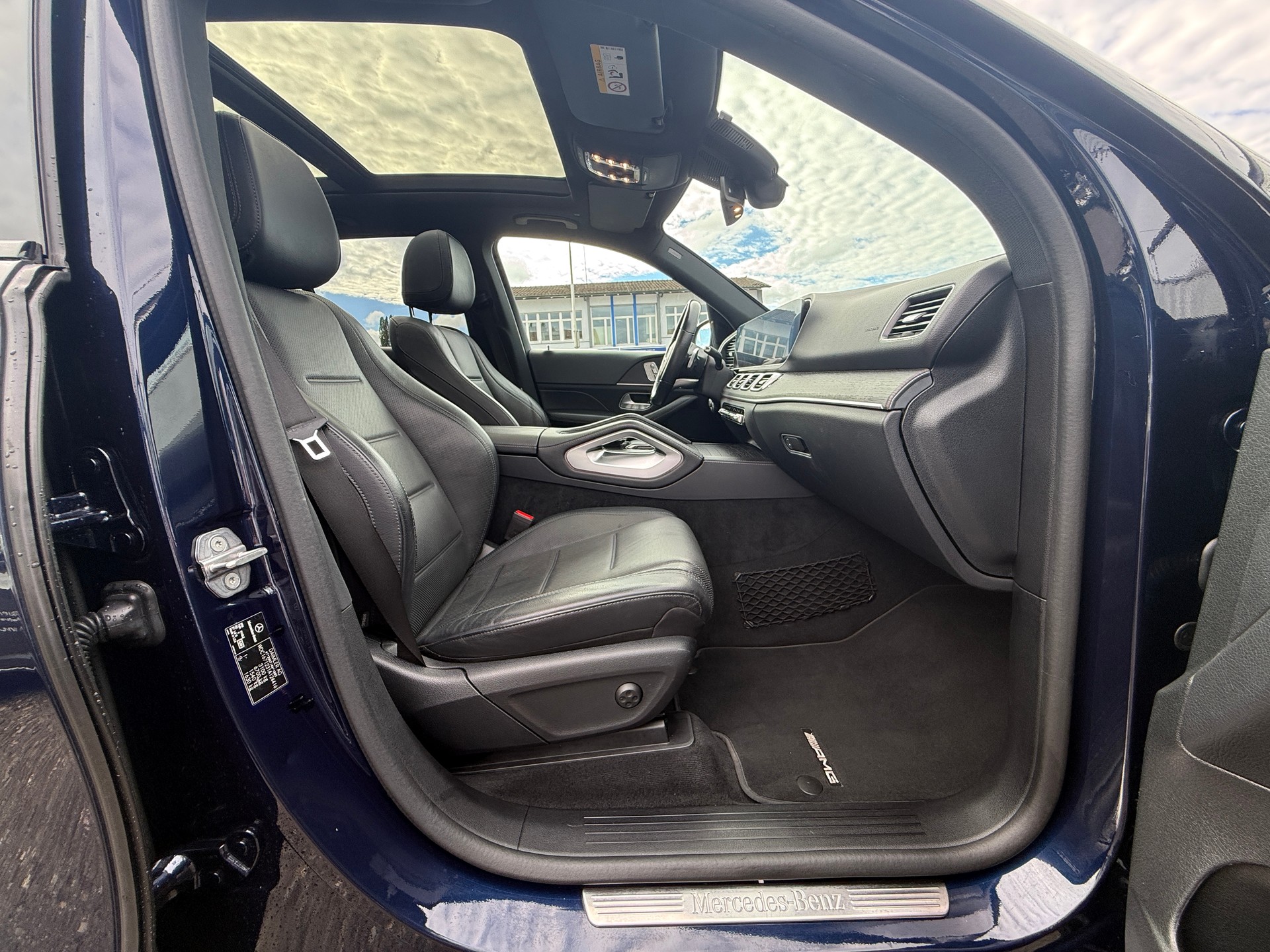 MERCEDES-BENZ GLE 400 d 4Matic AMG Line 9G-Tronic ***DISTANZREGLER & ANHÄNGERKUPPLUNG***-image-21
