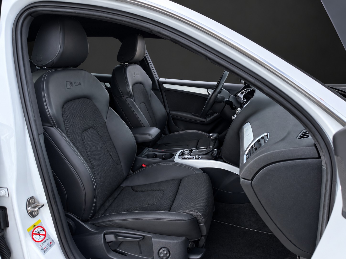 AUDI A4 Avant 2.0 TDI S-Line multitronic mit 177 PS-image-8
