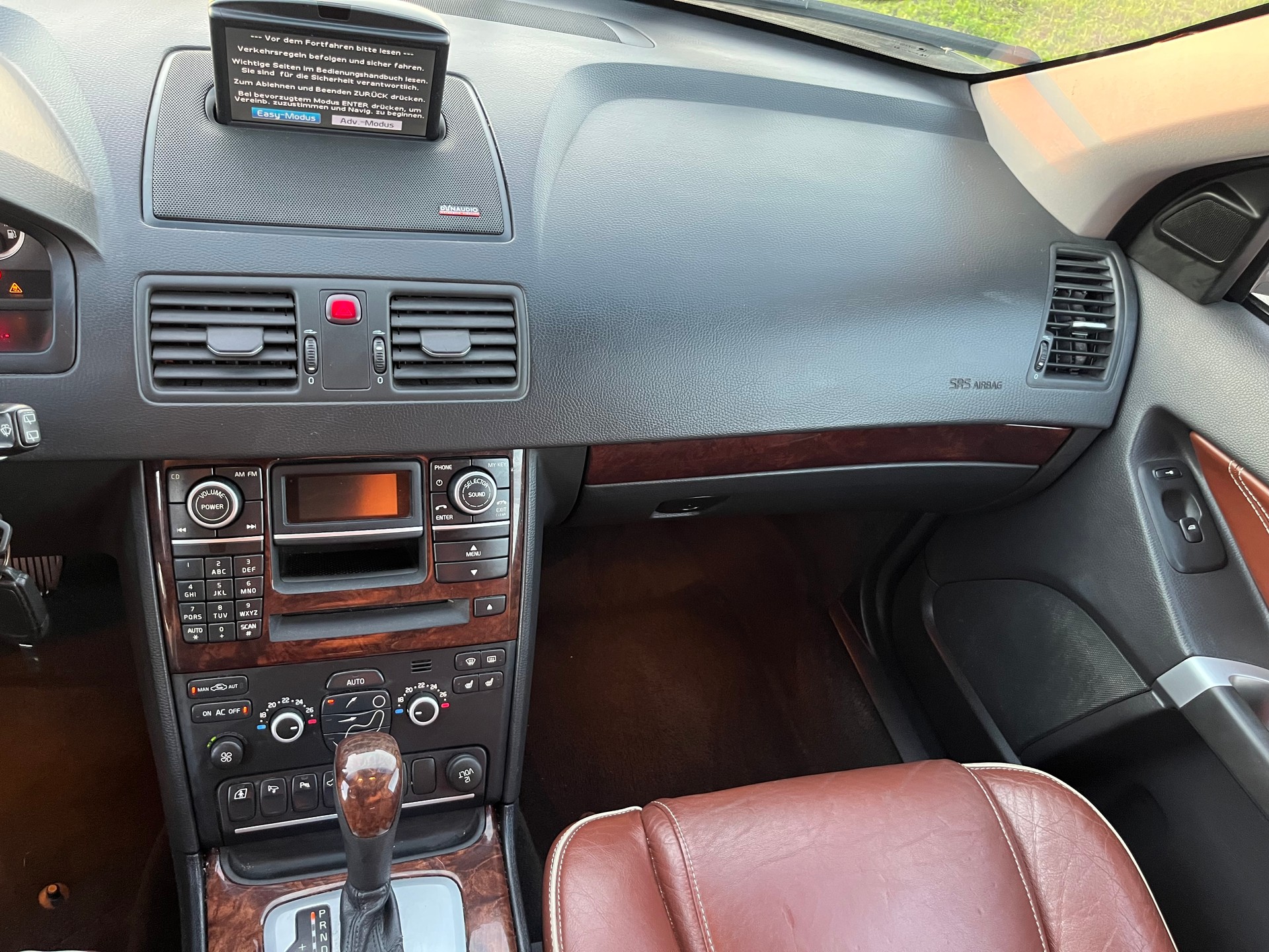 VOLVO XC90 D5 AWD Executive Geartronic-image-14