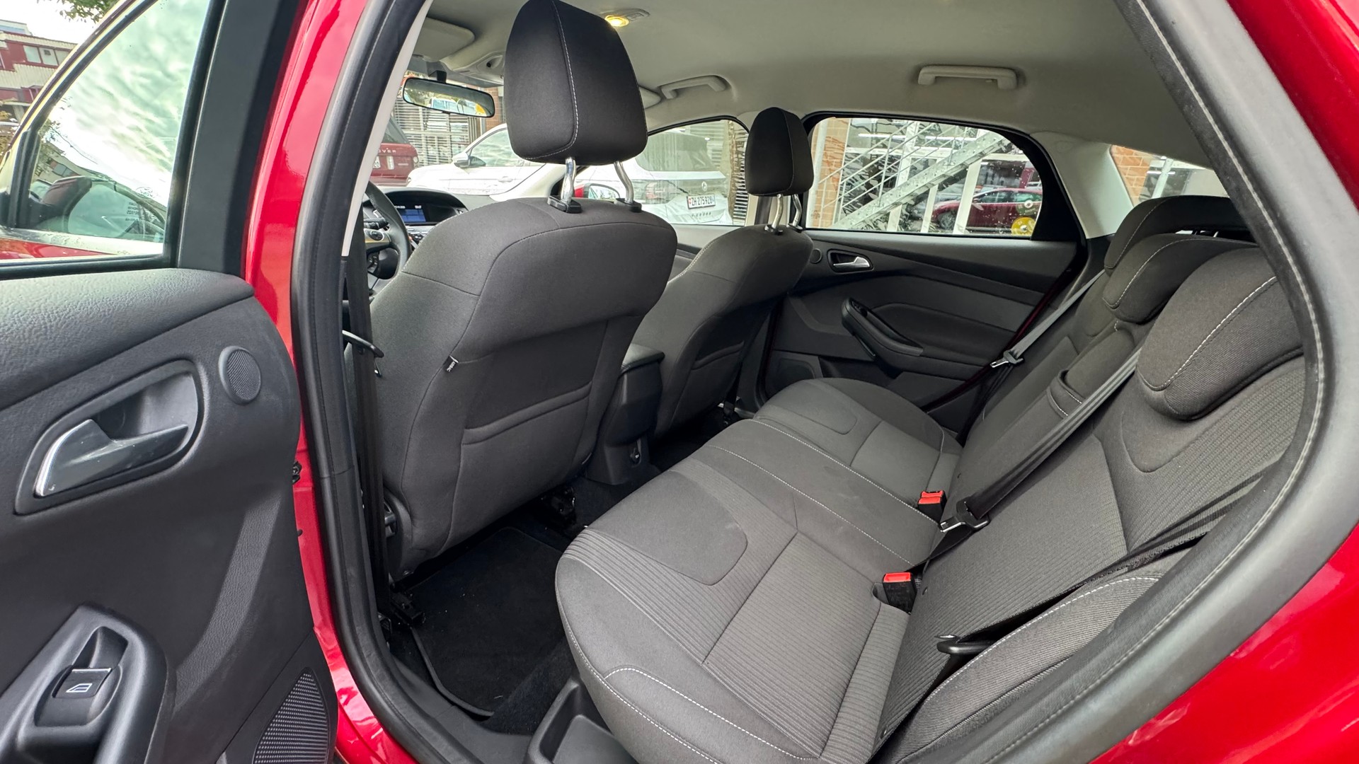 FORD Focus 1.0 SCTi Titanium-image-8