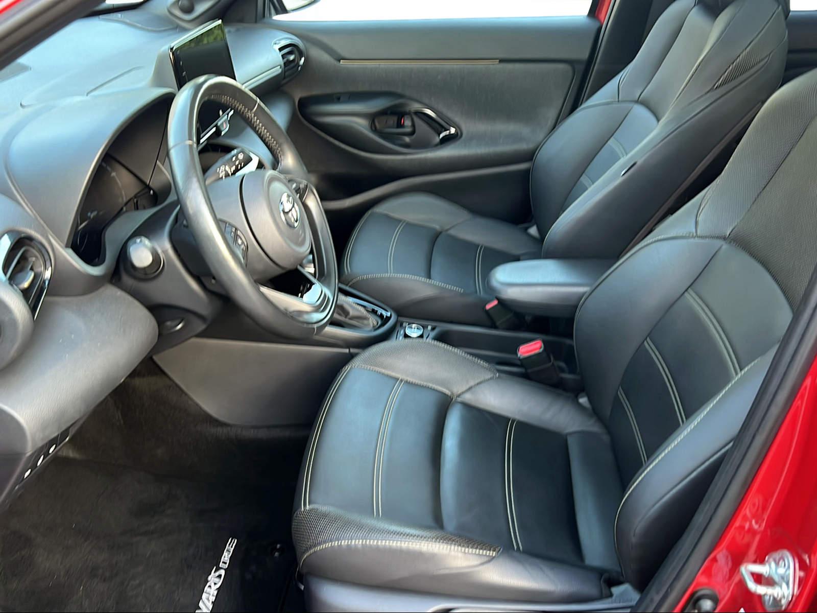 TOYOTA Yaris Cross 1.5 VVT-i HSD Premiere Edition AWD-i-image-3