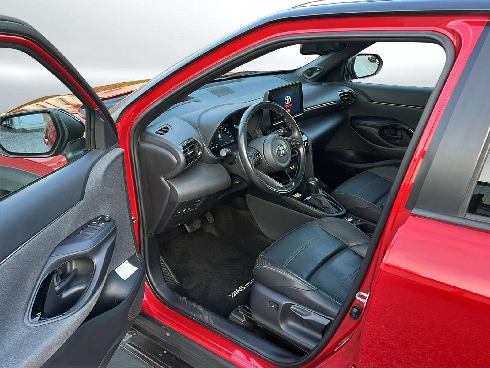 TOYOTA Yaris Cross 1.5 VVT-i HSD Premiere Edition AWD-i-image-4