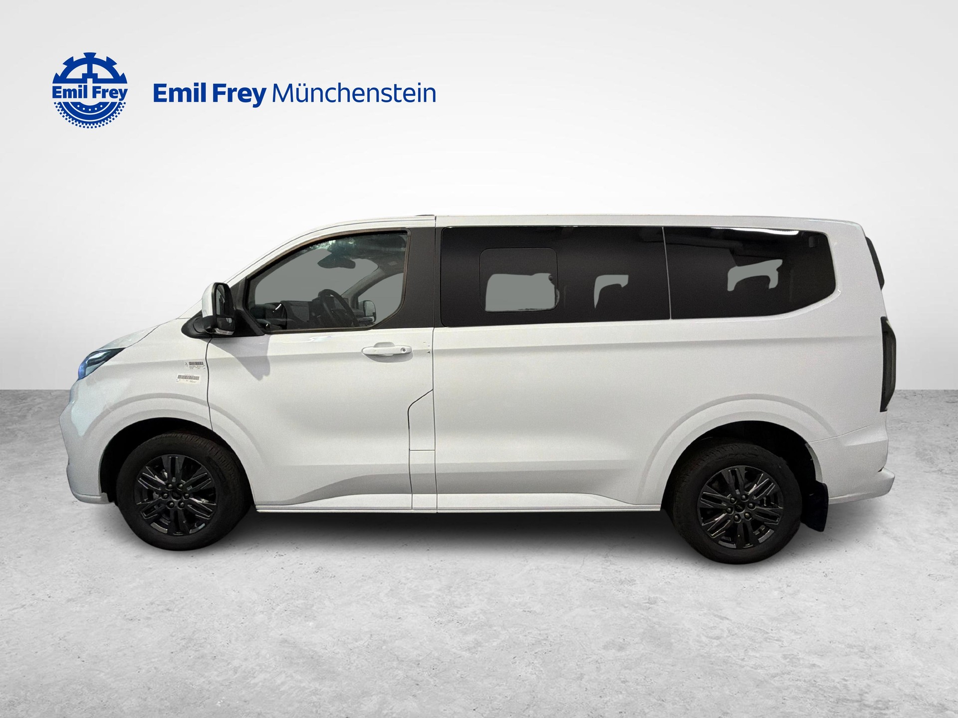 FORD Tourneo C Bus 320 L1 2.0 EcoBlue 170 Titanium 4x4-image-1