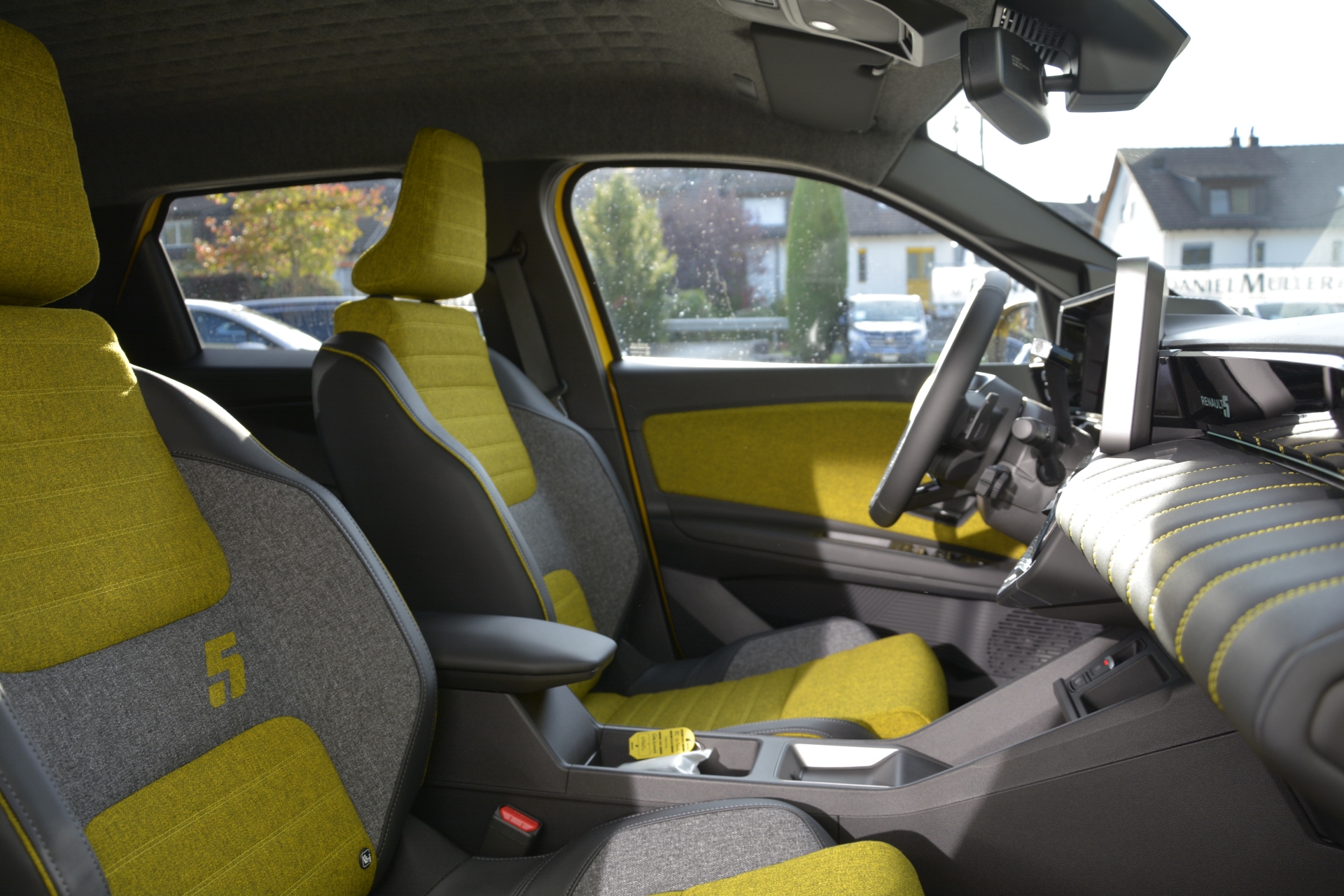 RENAULT R5 E-TECH iconic five 150PS Comfort Range-image-7