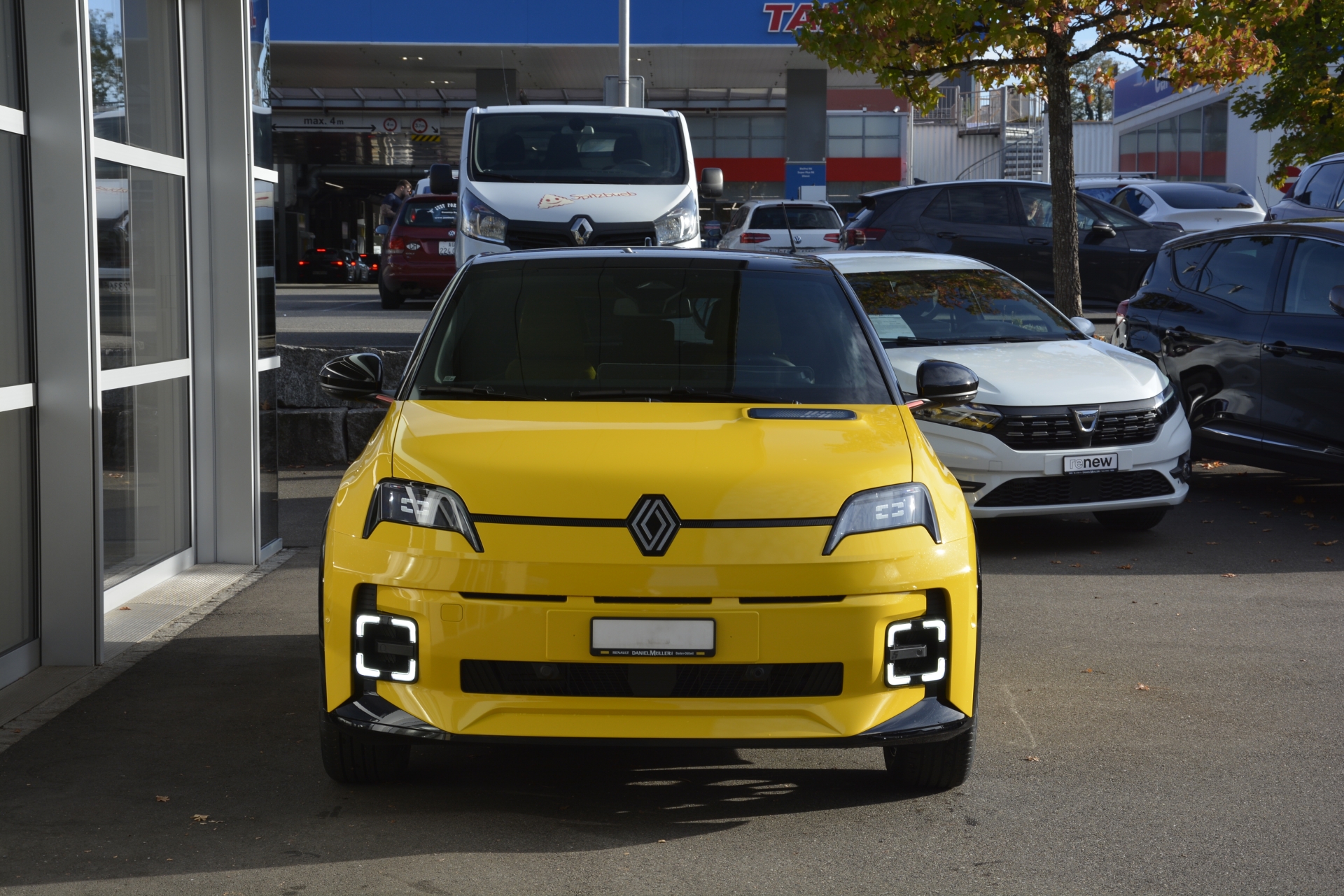 RENAULT R5 E-TECH iconic five 150PS Comfort Range-image-1