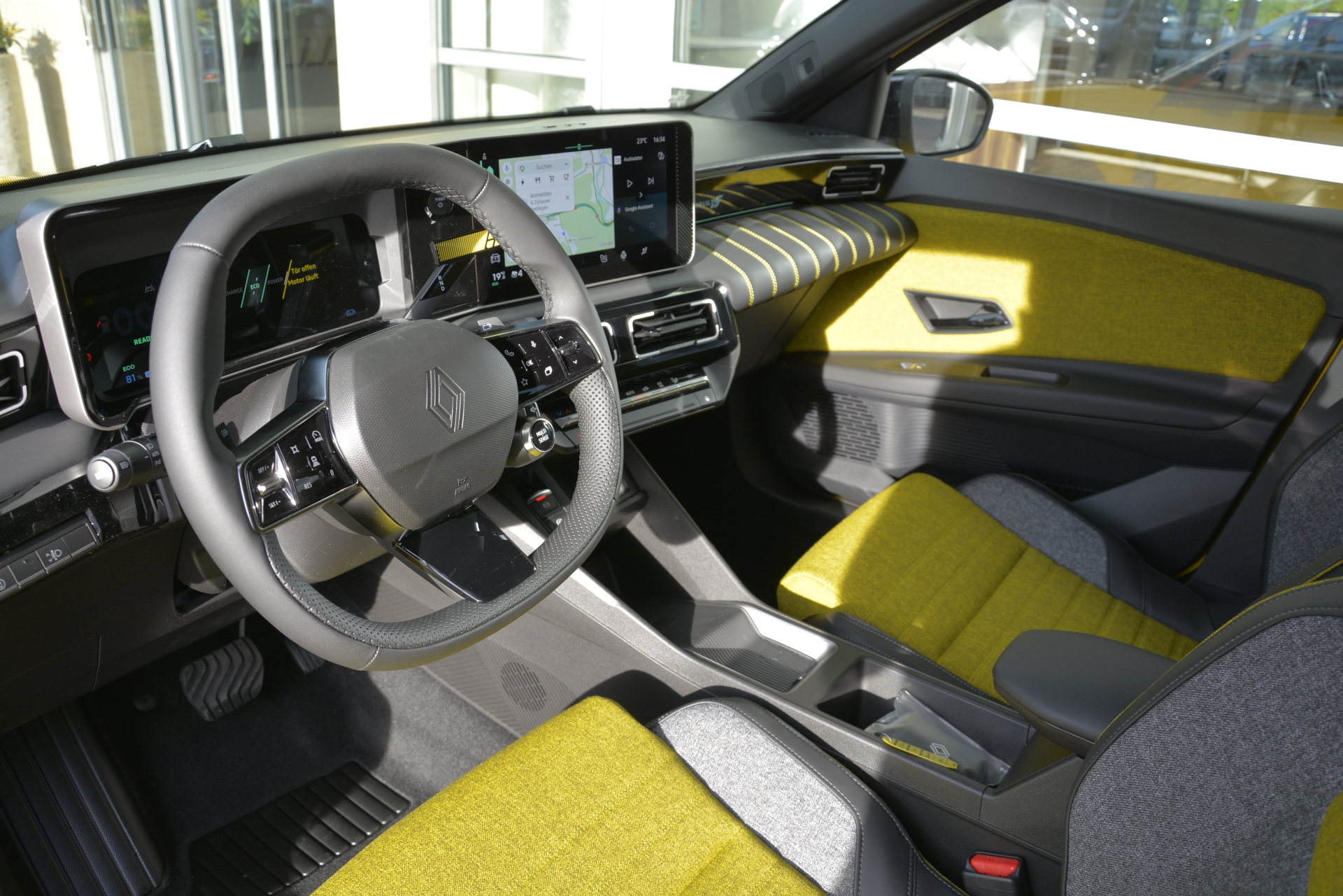 RENAULT R5 E-TECH iconic five 150PS Comfort Range-image-4