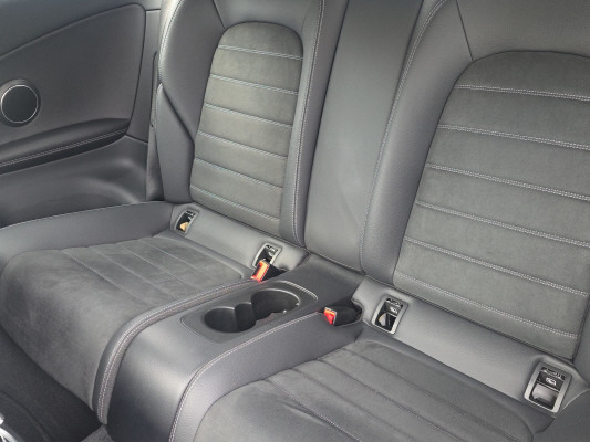 MERCEDES-BENZ C 200 AMG Line-image-8