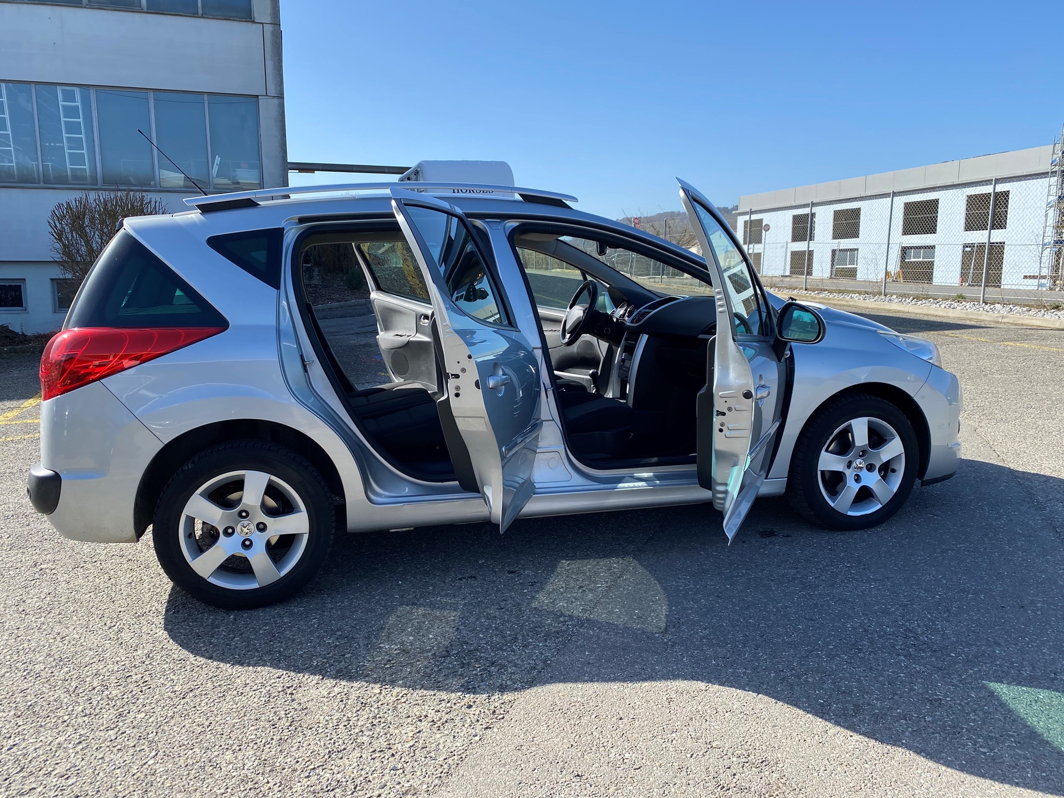 Car photo