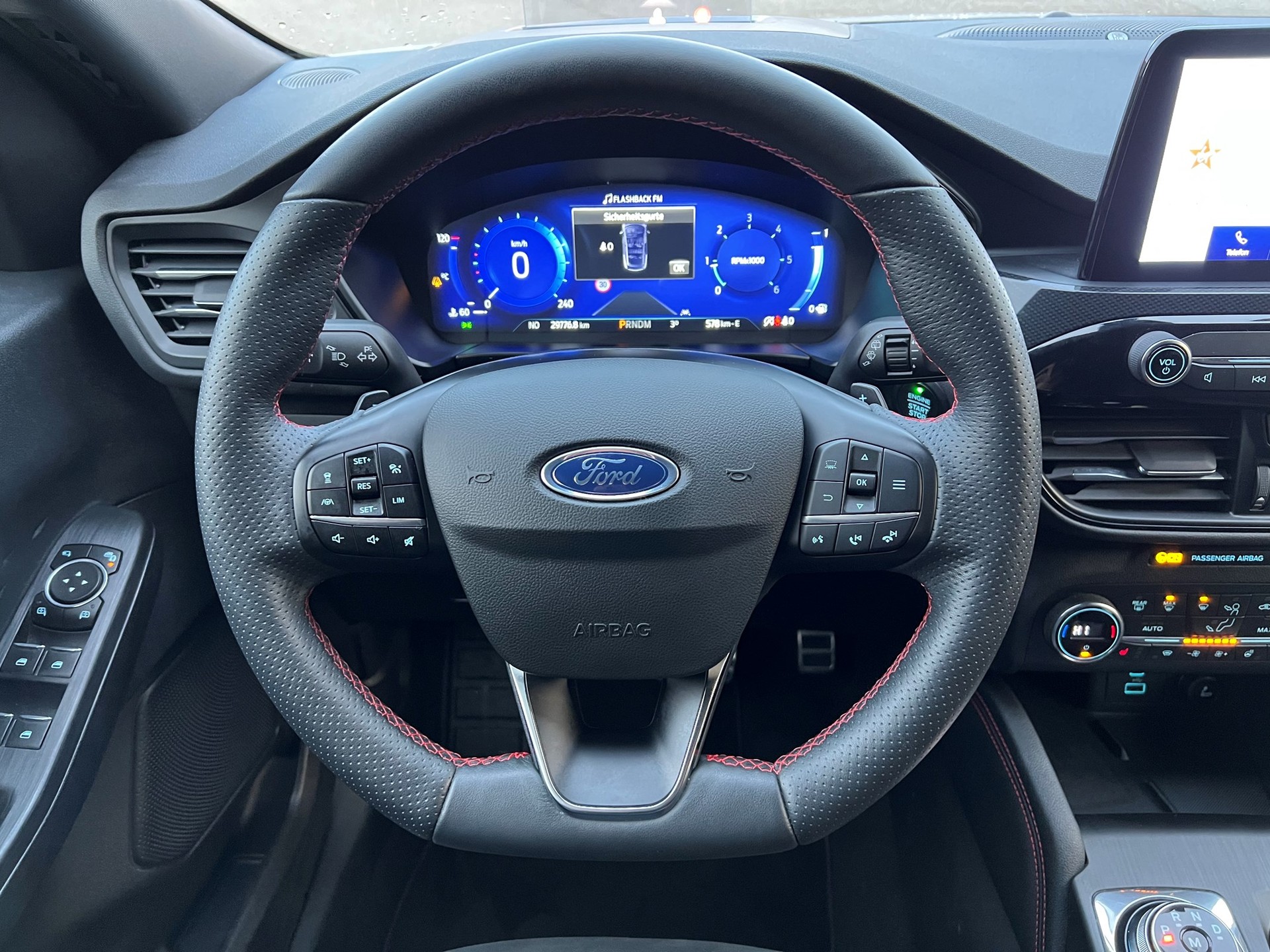 FORD Kuga 2.0 TDCi EcoBlue ST-Line X 4WD-image-11