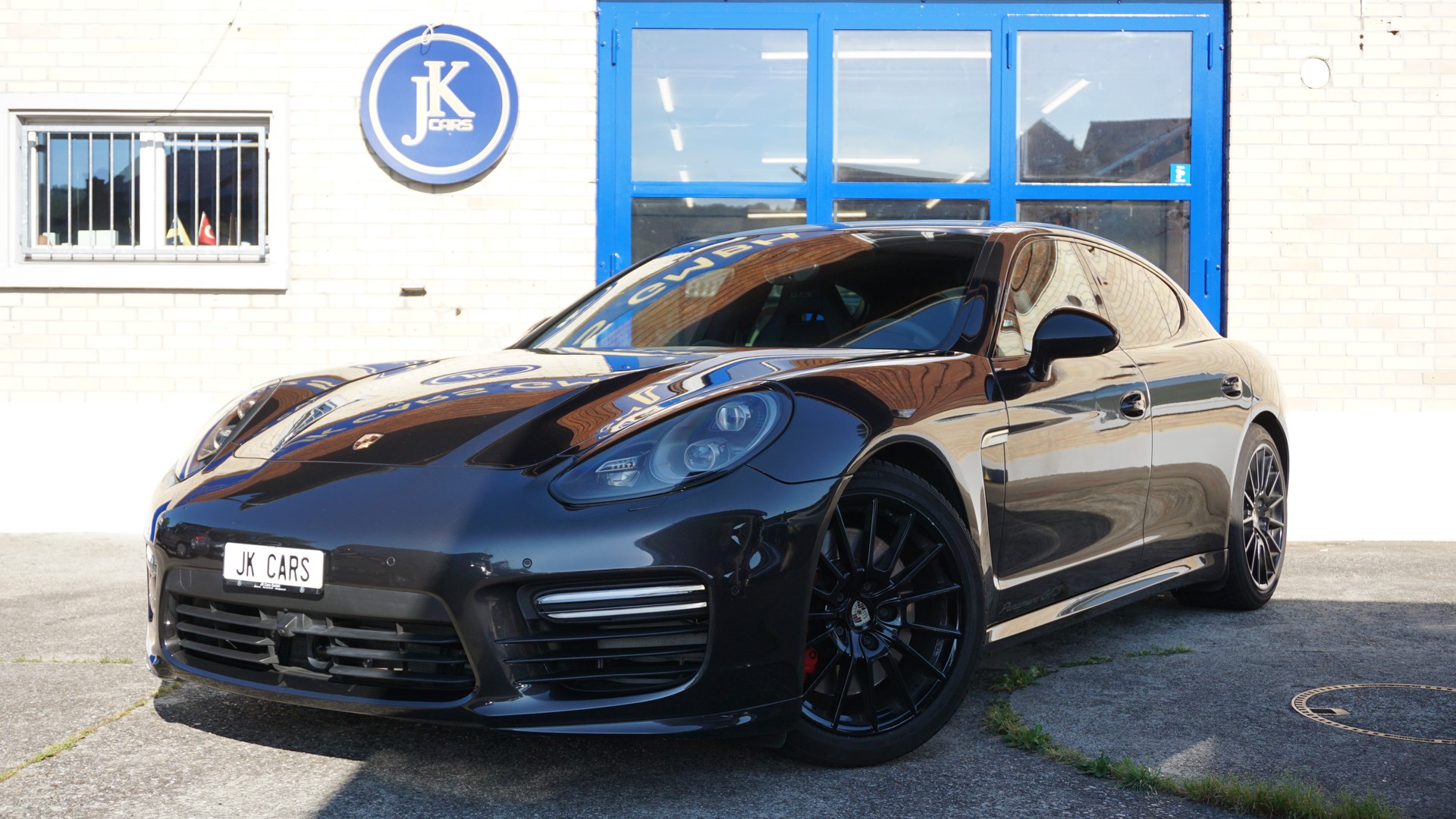 PORSCHE Panamera GTS 4.8 PDK-image-1