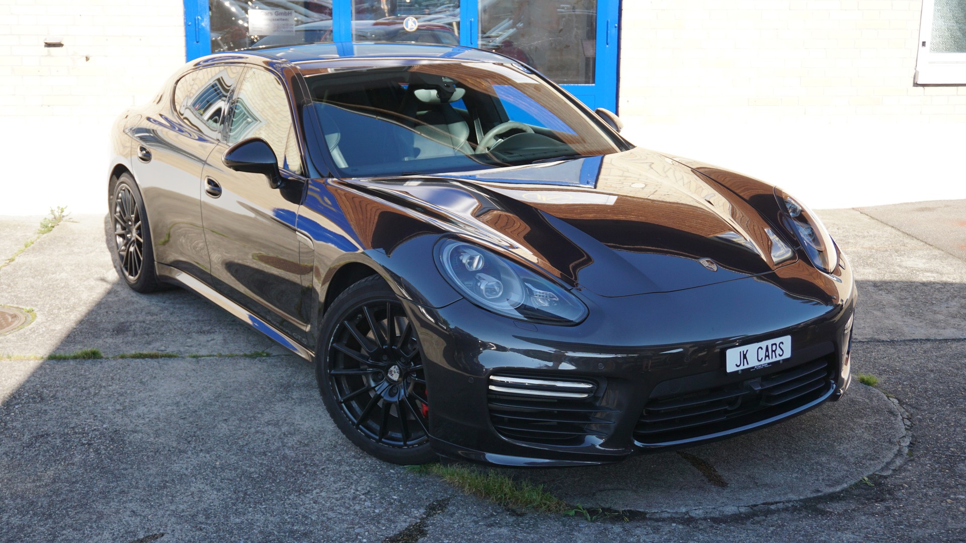 PORSCHE Panamera GTS 4.8 PDK-image-2