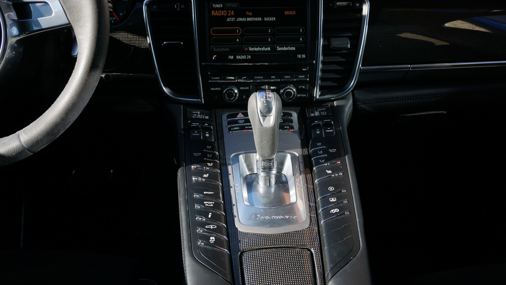PORSCHE Panamera GTS 4.8 PDK-image-21