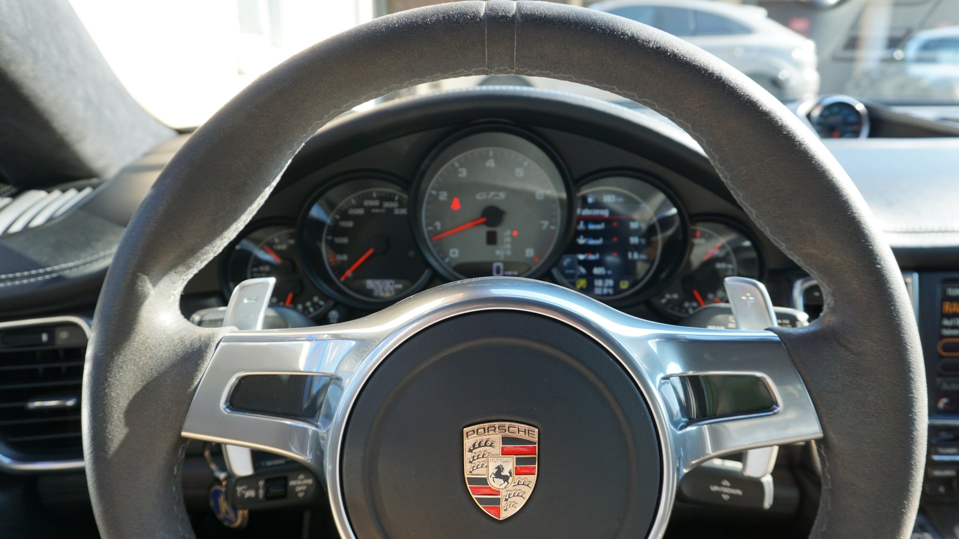 PORSCHE Panamera GTS 4.8 PDK-image-11