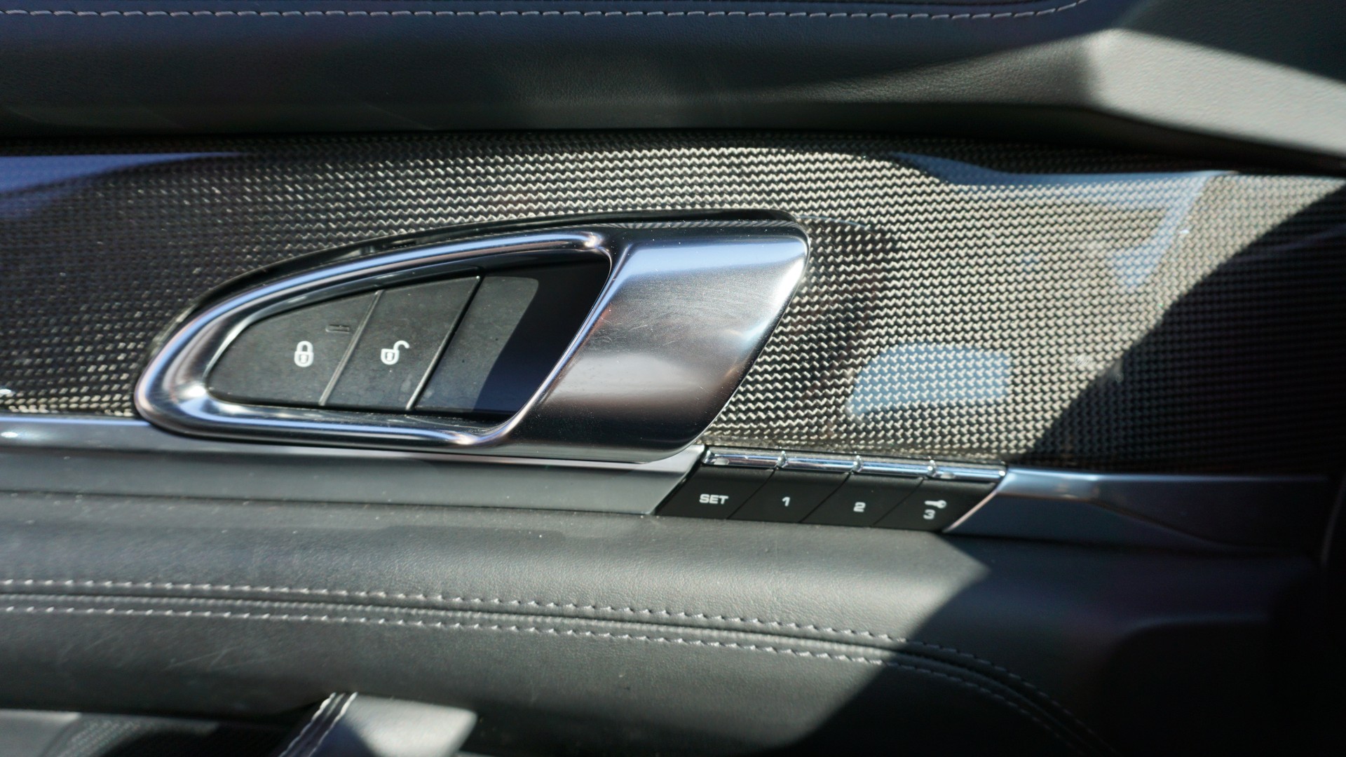 PORSCHE Panamera GTS 4.8 PDK-image-19