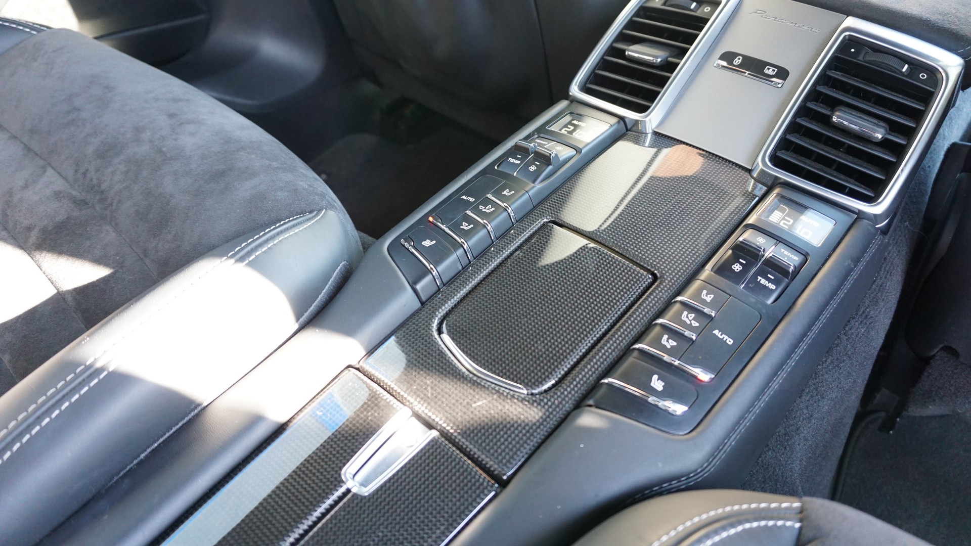 PORSCHE Panamera GTS 4.8 PDK-image-20