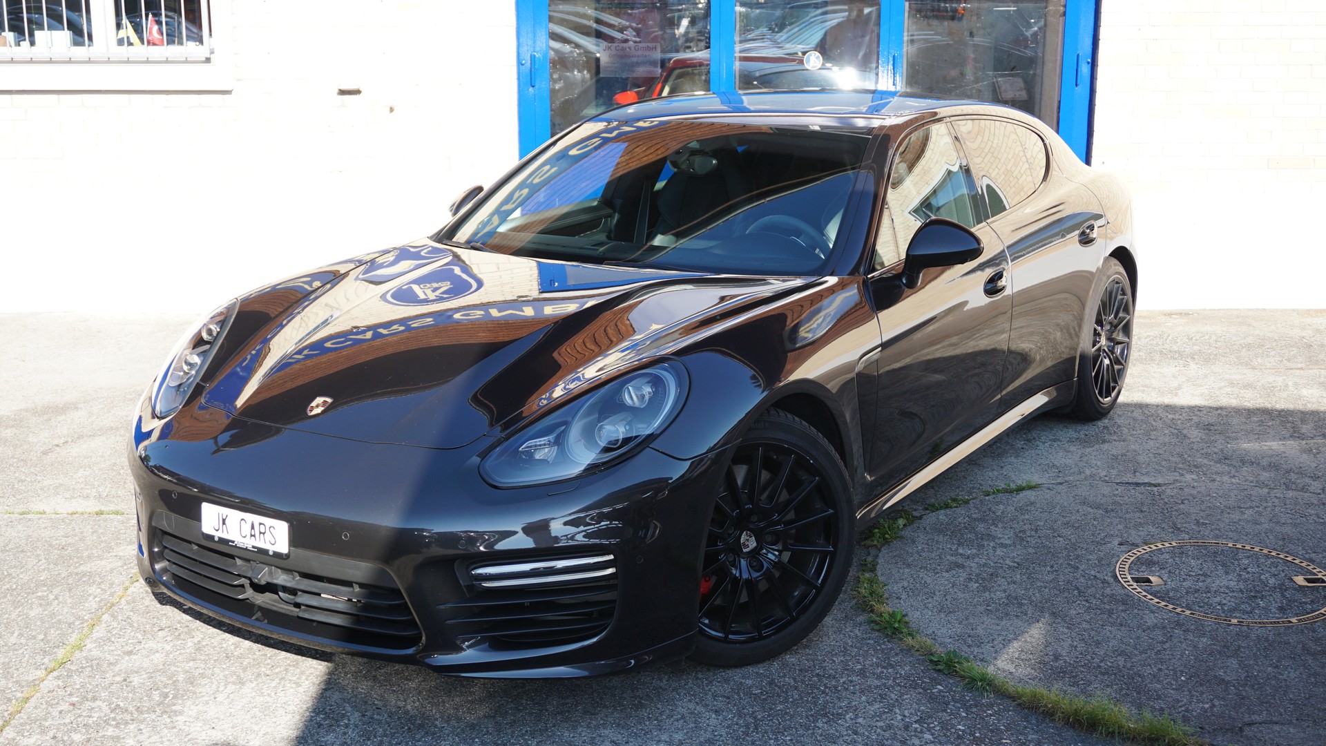 PORSCHE Panamera GTS 4.8 PDK-image-3