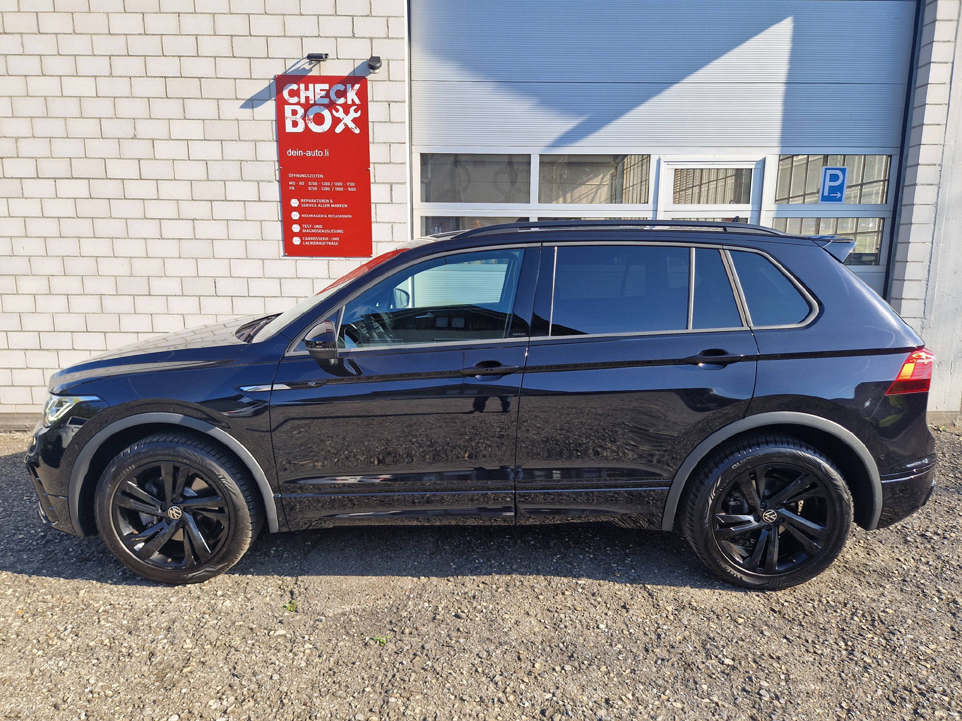 VW Tiguan 2.0 TSI R-Line 4Motion DSG-showroom-element-3