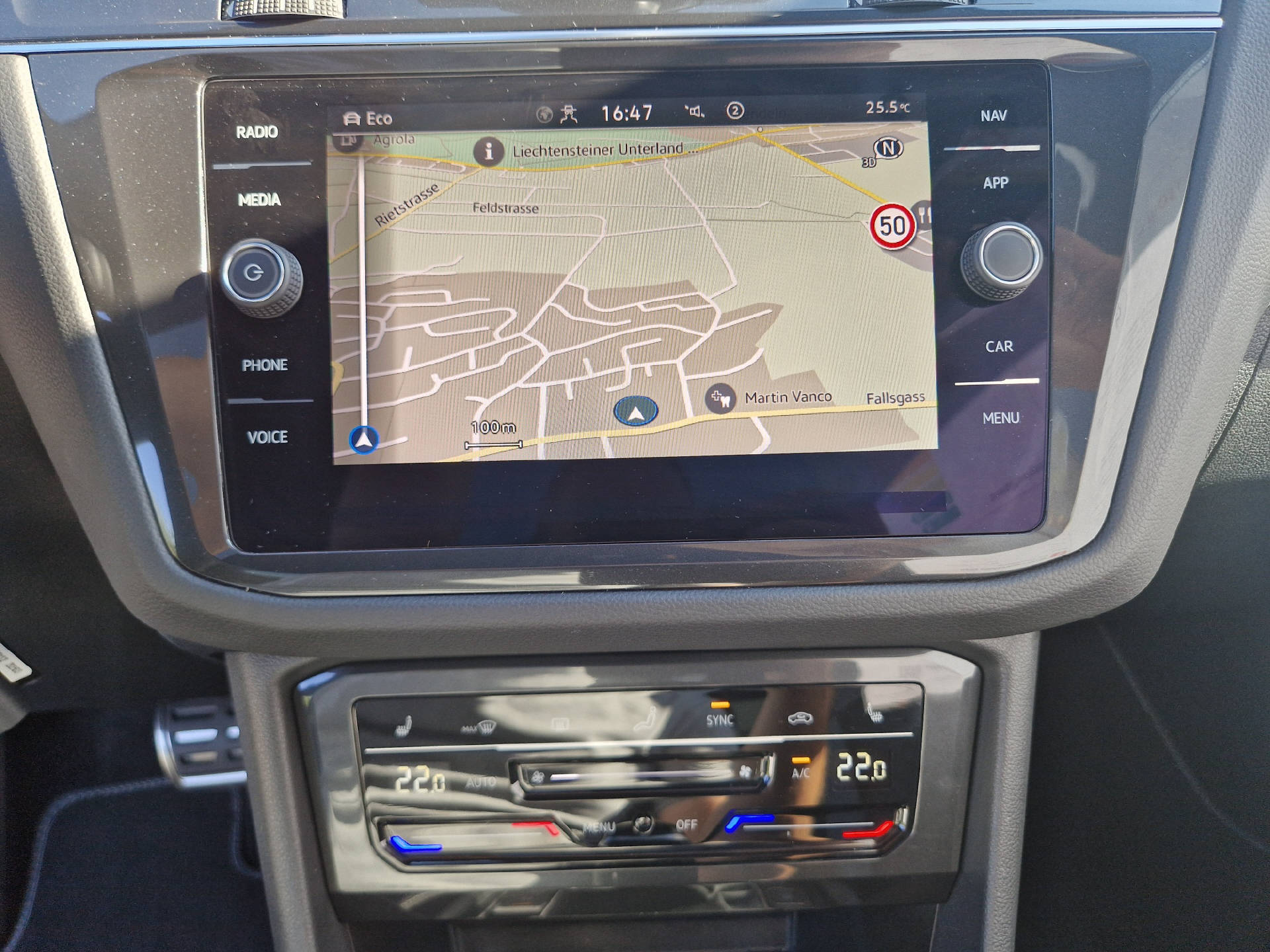 VW Tiguan 2.0 TSI R-Line 4Motion DSG-image-10