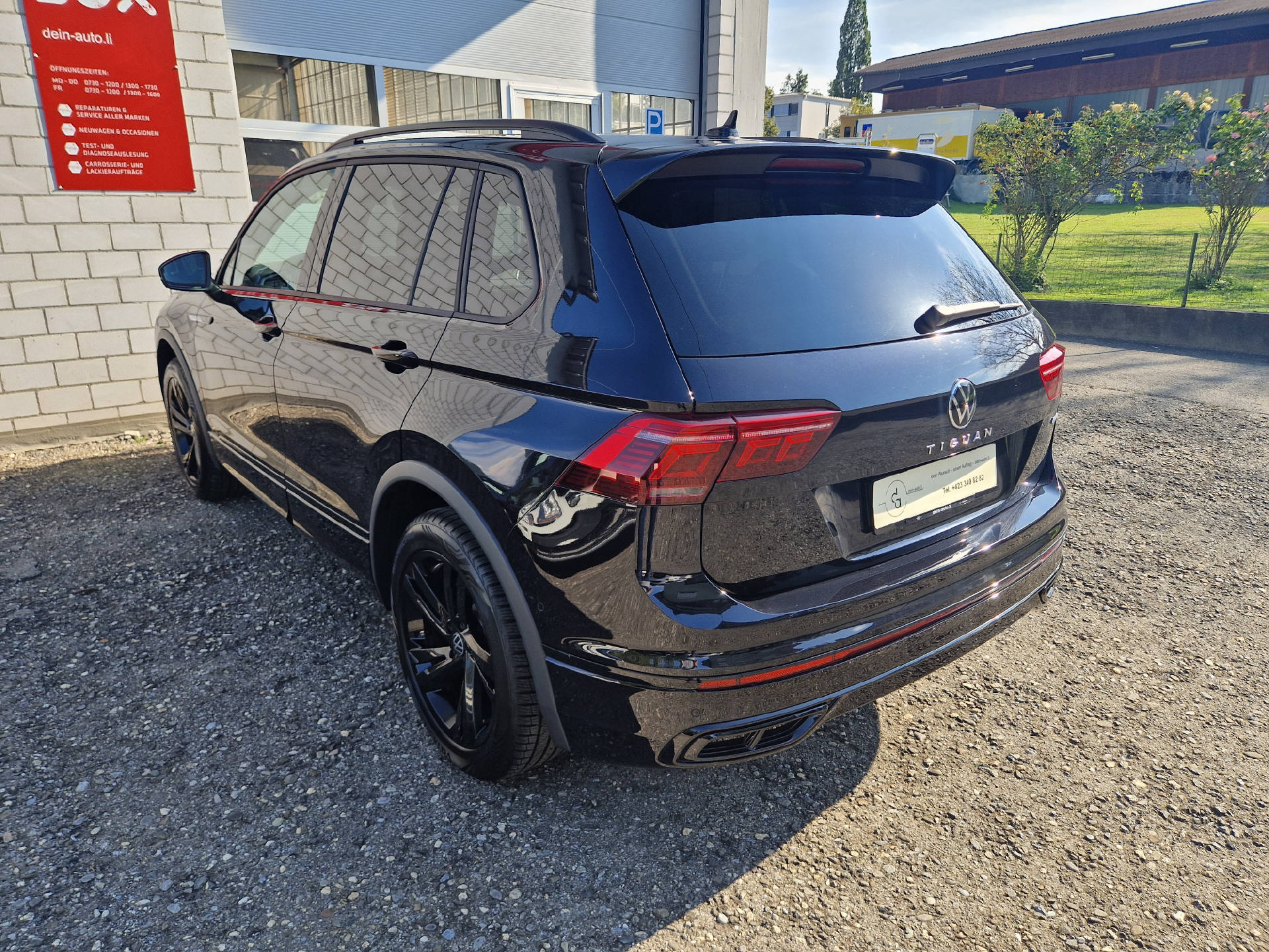 VW Tiguan 2.0 TSI R-Line 4Motion DSG-image-4