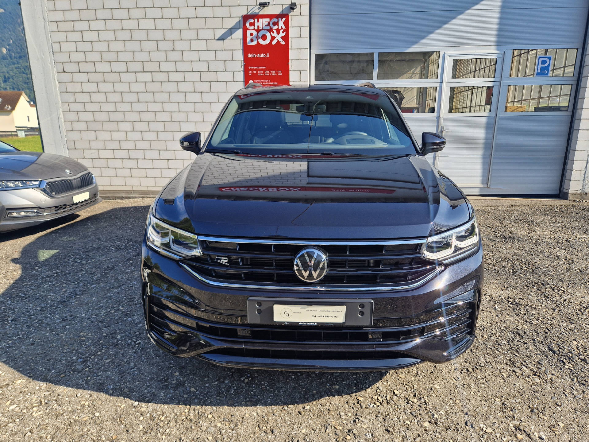 VW Tiguan 2.0 TSI R-Line 4Motion DSG-showroom-element-1