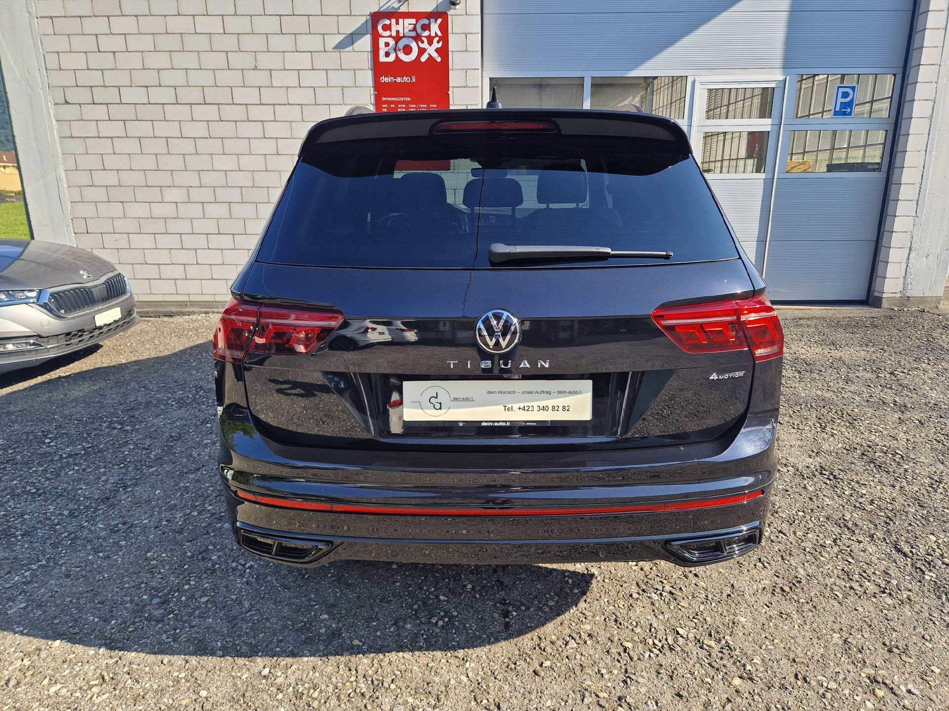 VW Tiguan 2.0 TSI R-Line 4Motion DSG-image-5