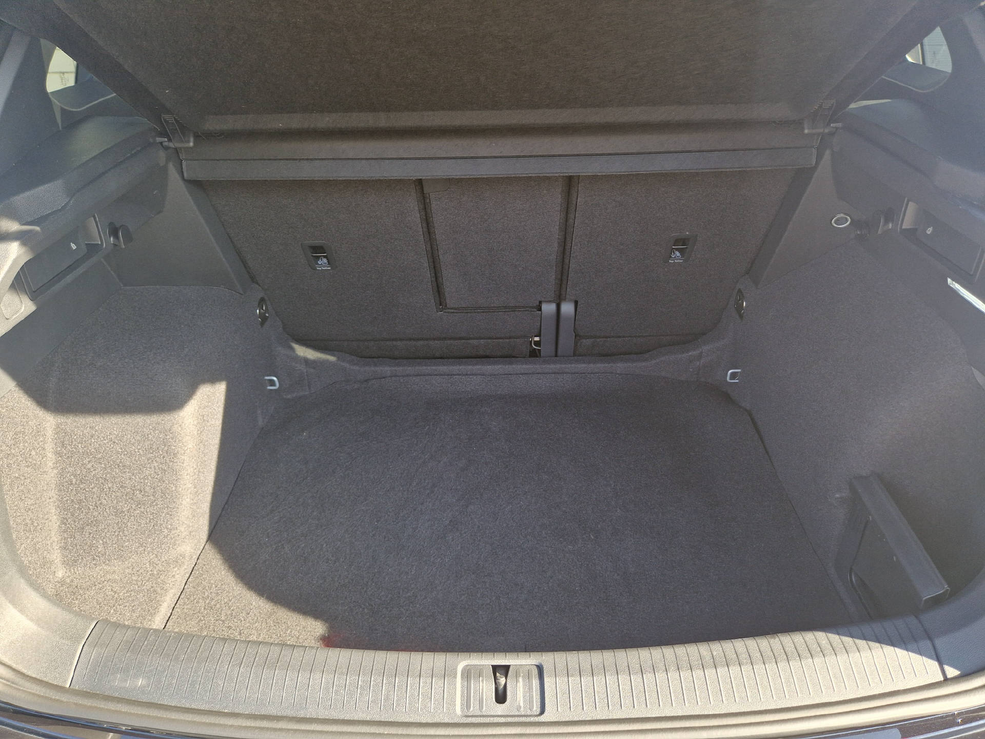 VW Tiguan 2.0 TSI R-Line 4Motion DSG-image-15