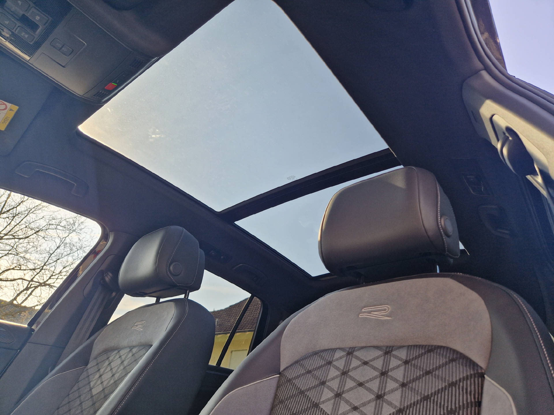 VW Tiguan 2.0 TSI R-Line 4Motion DSG-image-12