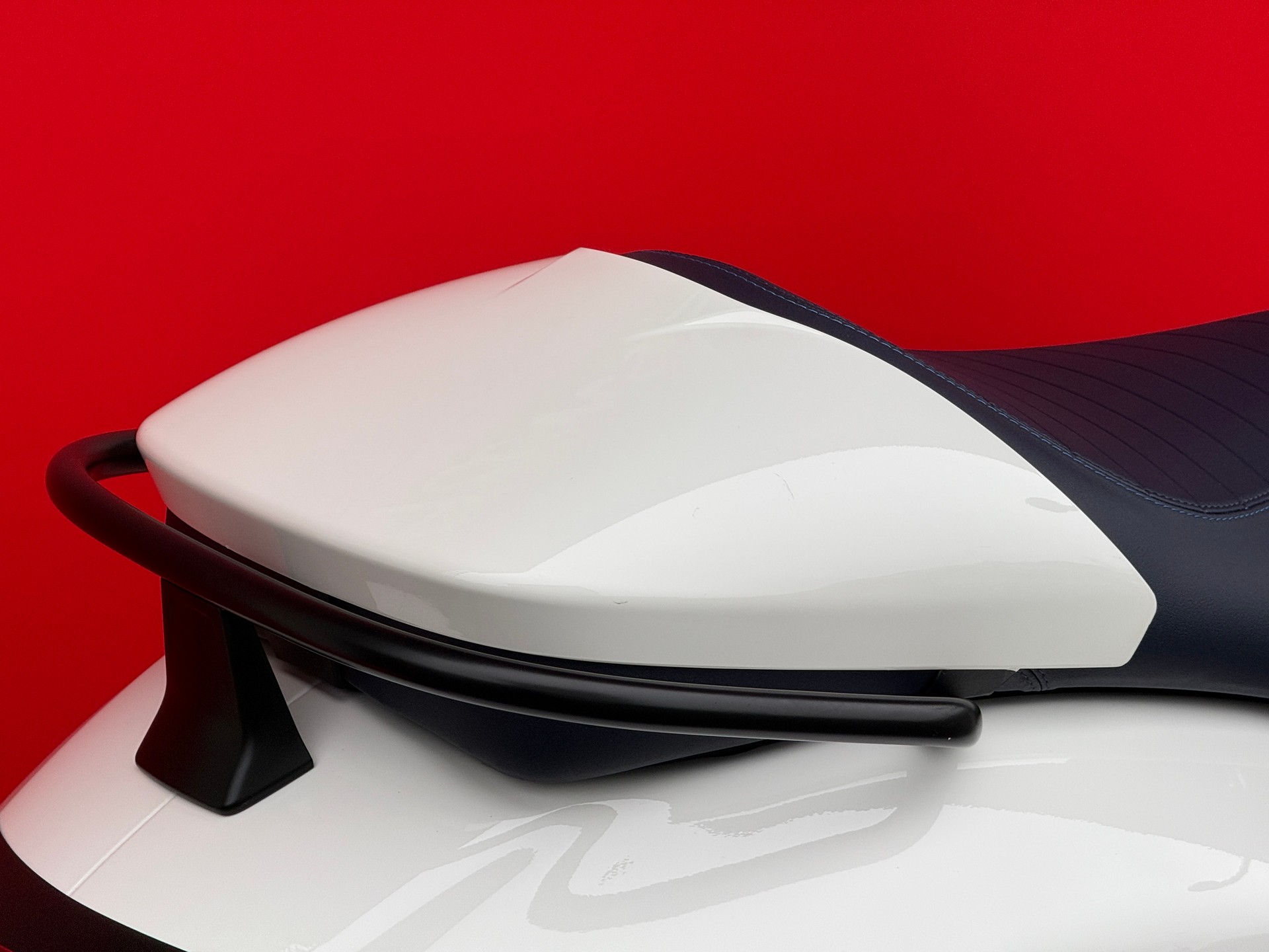 PIAGGIO Vespa GTV 300 "140th"-image-8