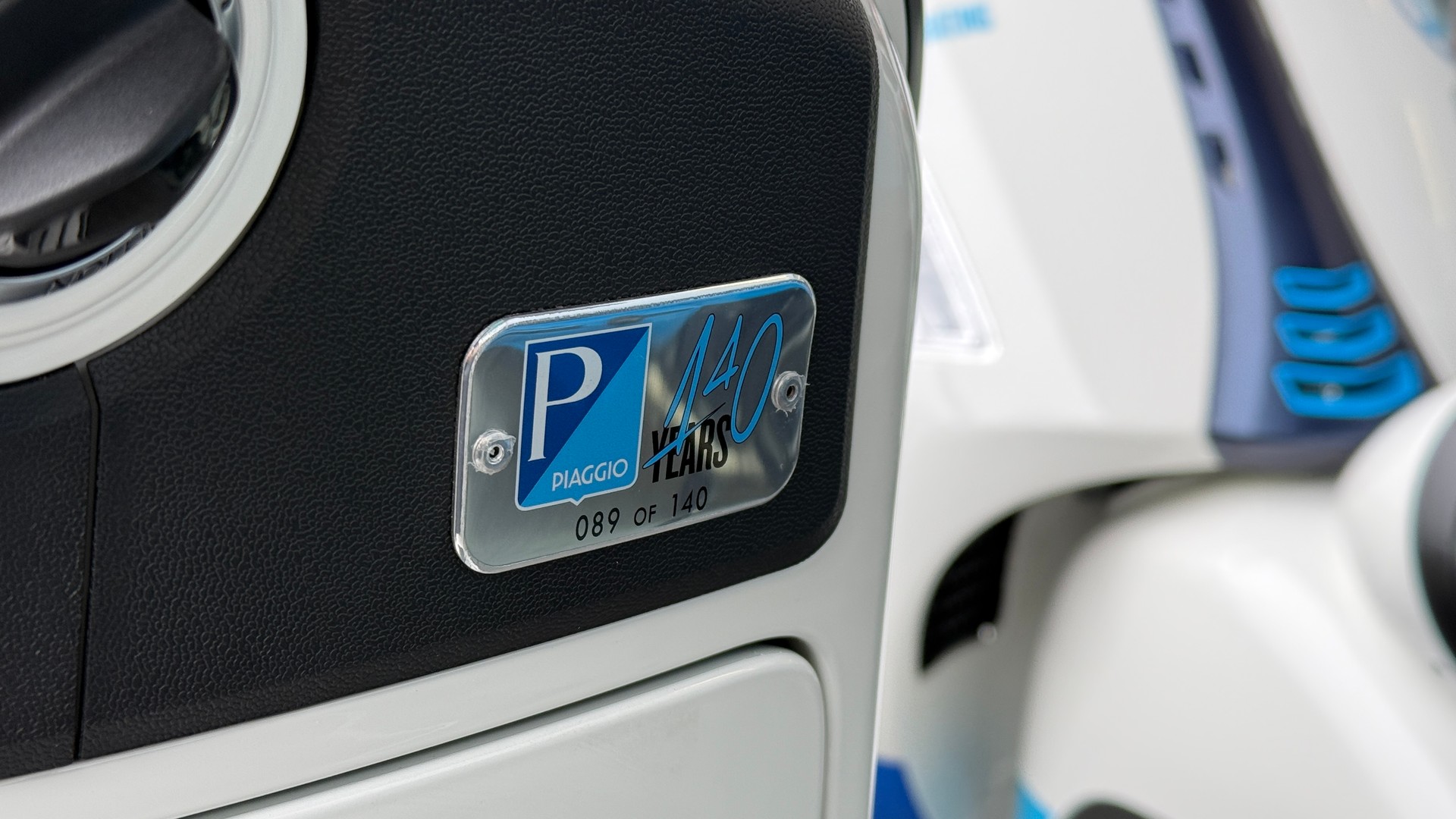 PIAGGIO Vespa GTV 300 "140th"-showroom-element-3