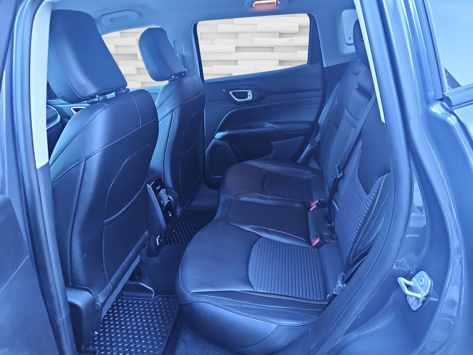 JEEP Compass 4x2 1.5 T MHEV Swiss Limited-image-10