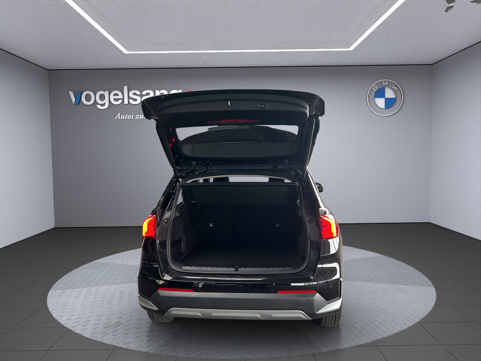 BMW X1 sDrive 18i-image-19