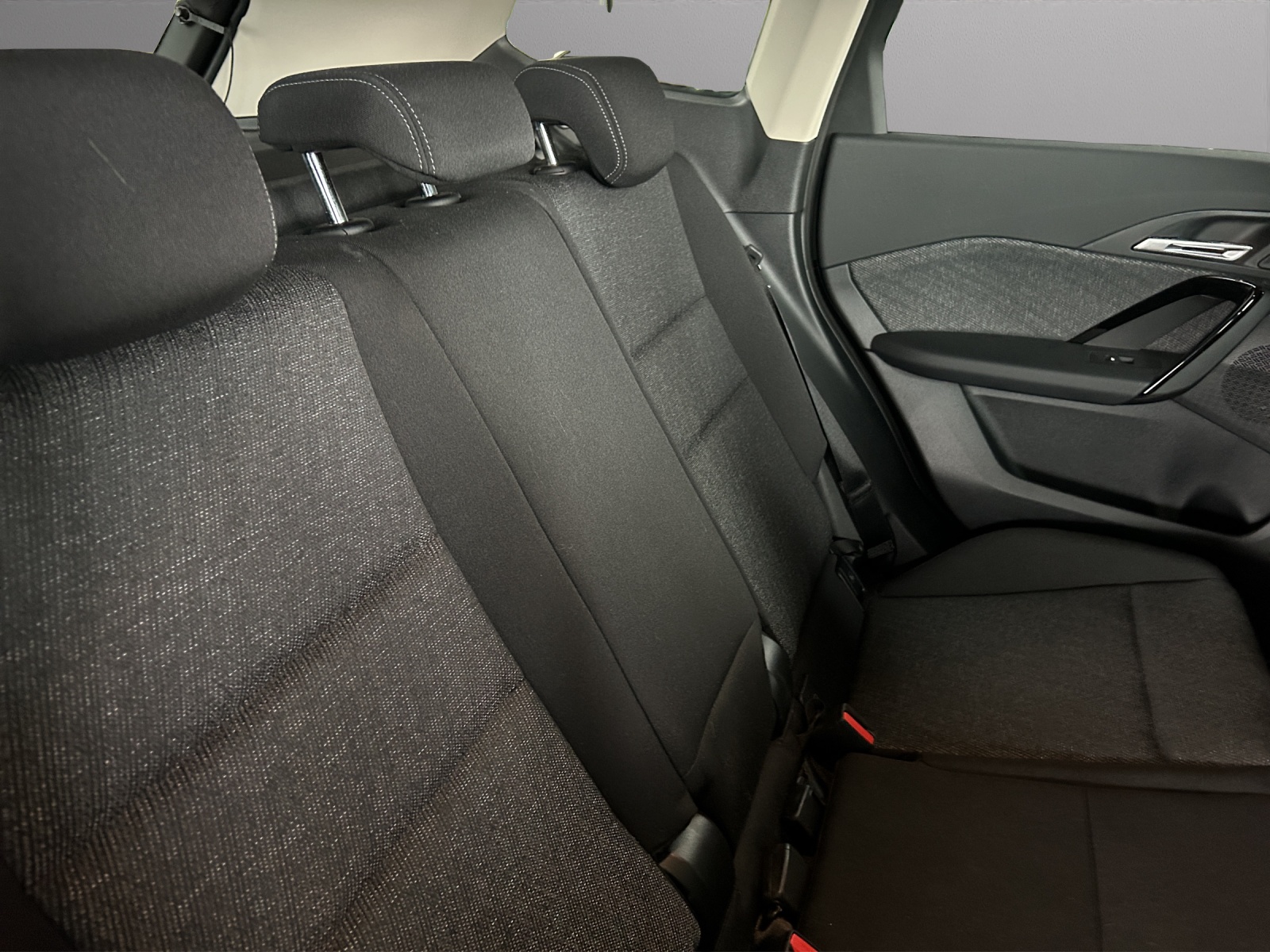 BMW X1 sDrive 18i-image-8