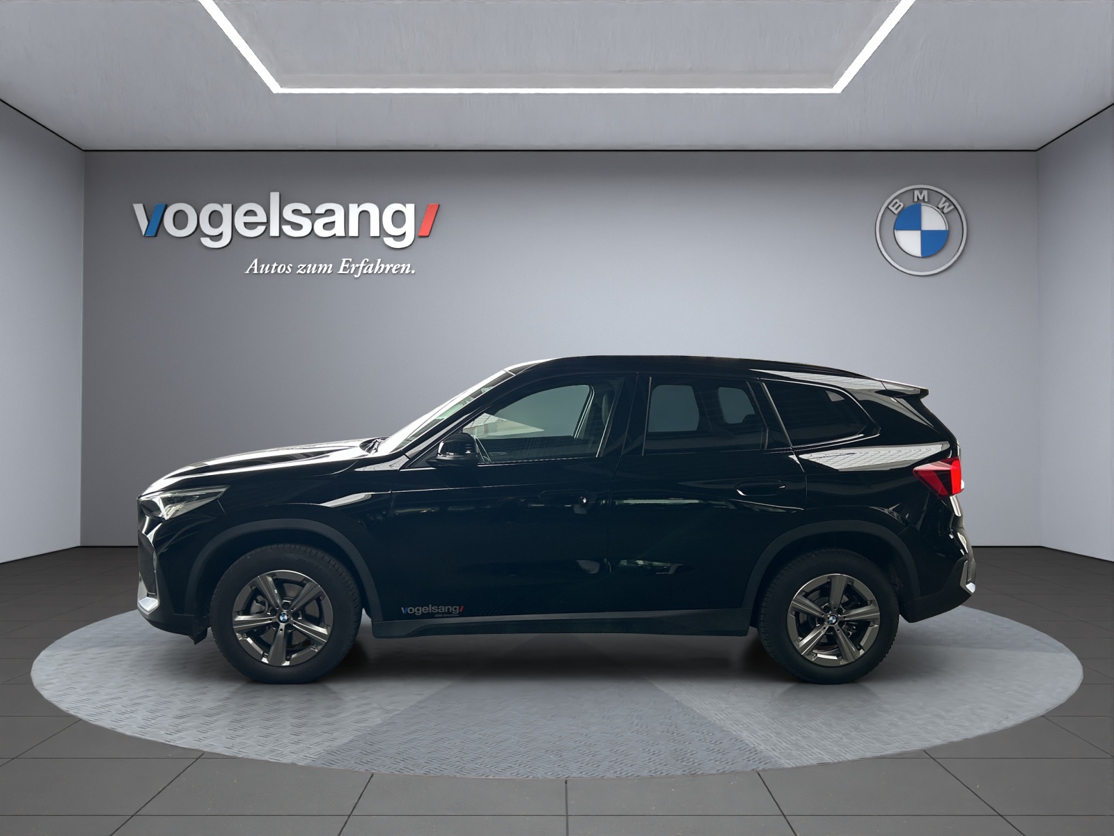 BMW X1 sDrive 18i-image-3