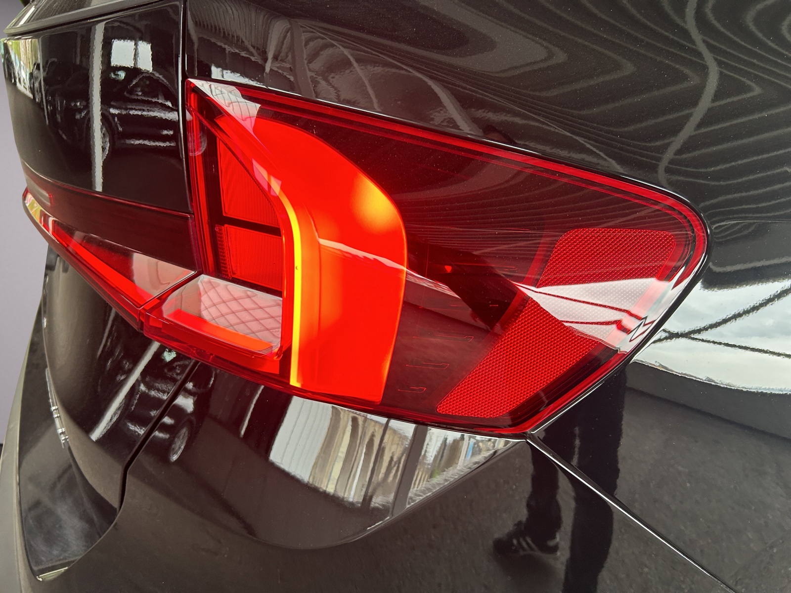 BMW X1 sDrive 18i-image-18