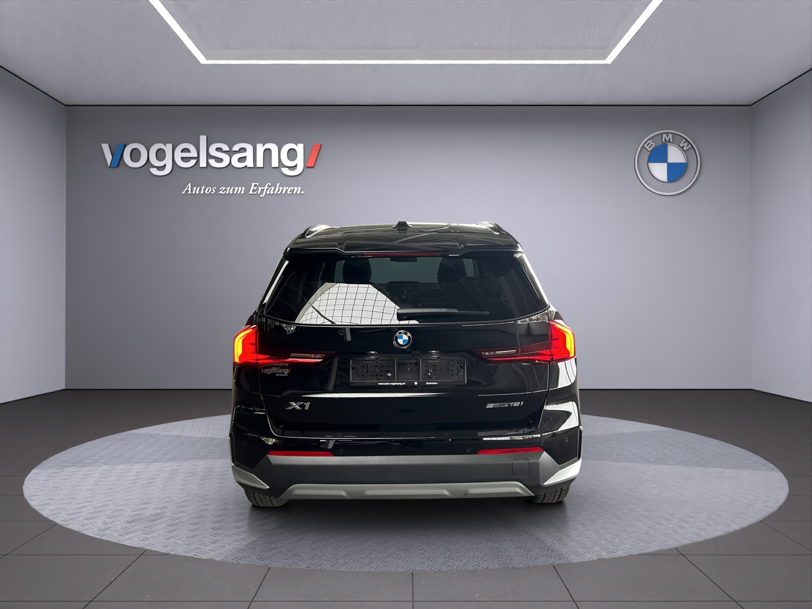 BMW X1 sDrive 18i-image-10