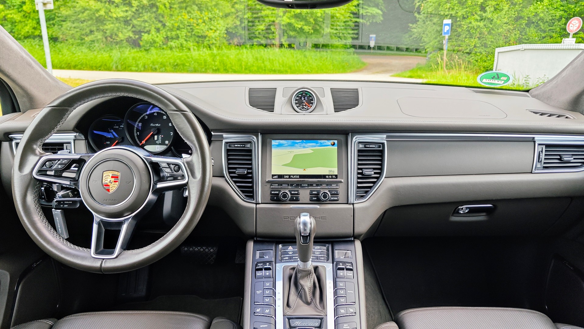 PORSCHE Macan Turbo PDK-image-7