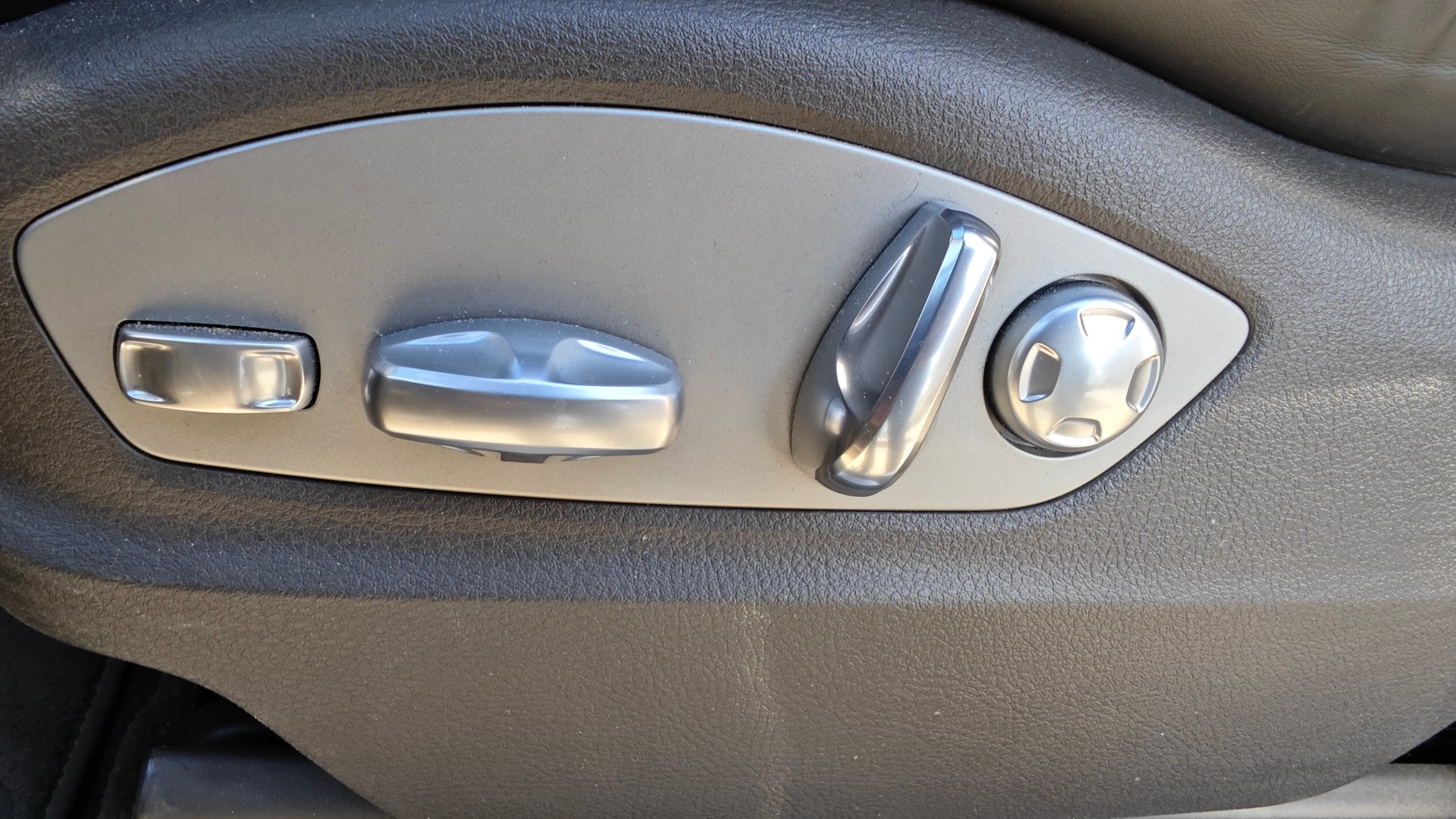 PORSCHE Macan Turbo PDK-image-12