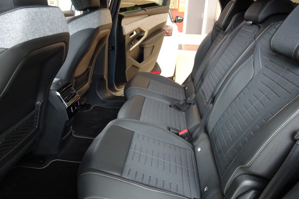 PEUGEOT 5008 195 e-DCS7 GT GT-image-10