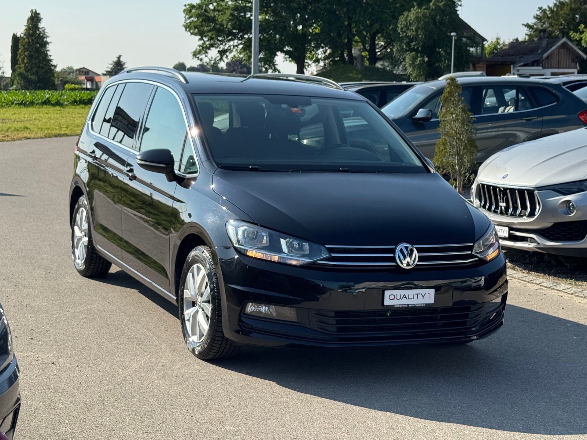 VW Touran 2.0 TDI BlueMotion Technology Comfortline DSG-image-1