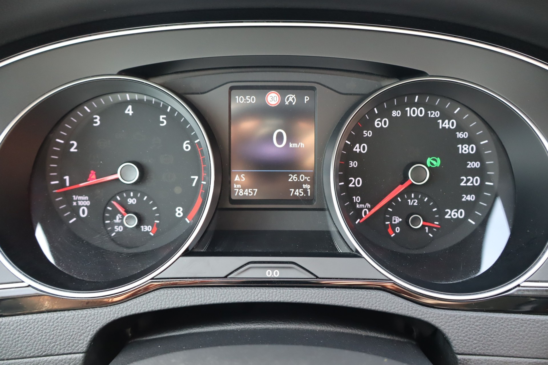 VW Passat Variant 2.0 TSI Business DSG-image-10
