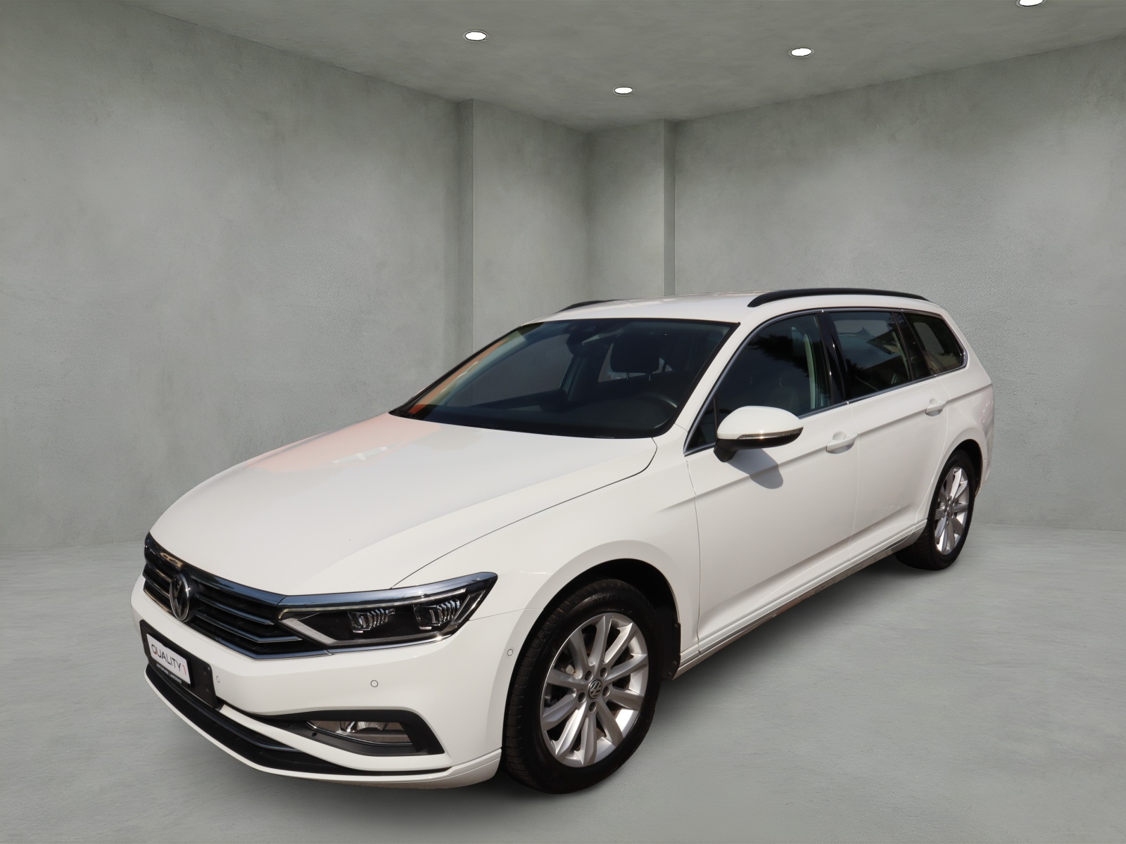 VW Passat Variant 2.0 TSI Business DSG-image-0