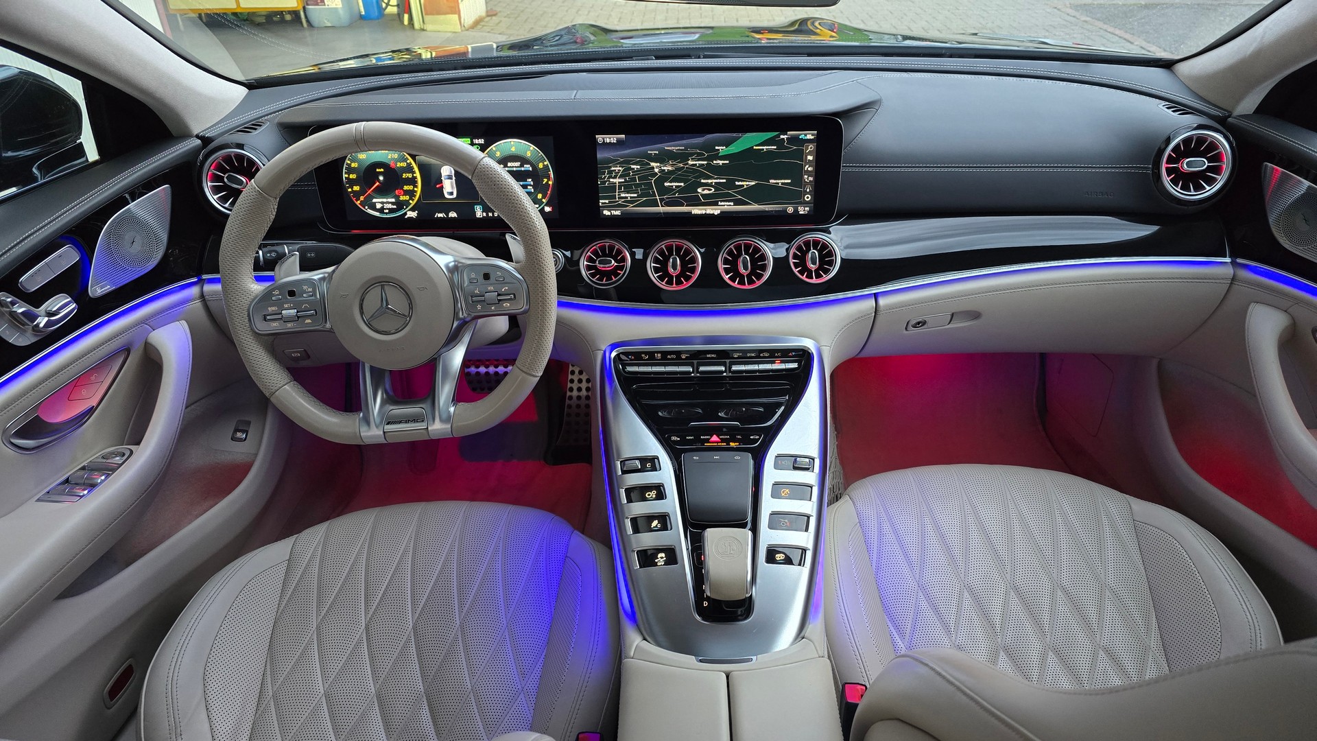 MERCEDES-BENZ AMG GT 4 53 4Matic+ Speedshift TCT-image-11