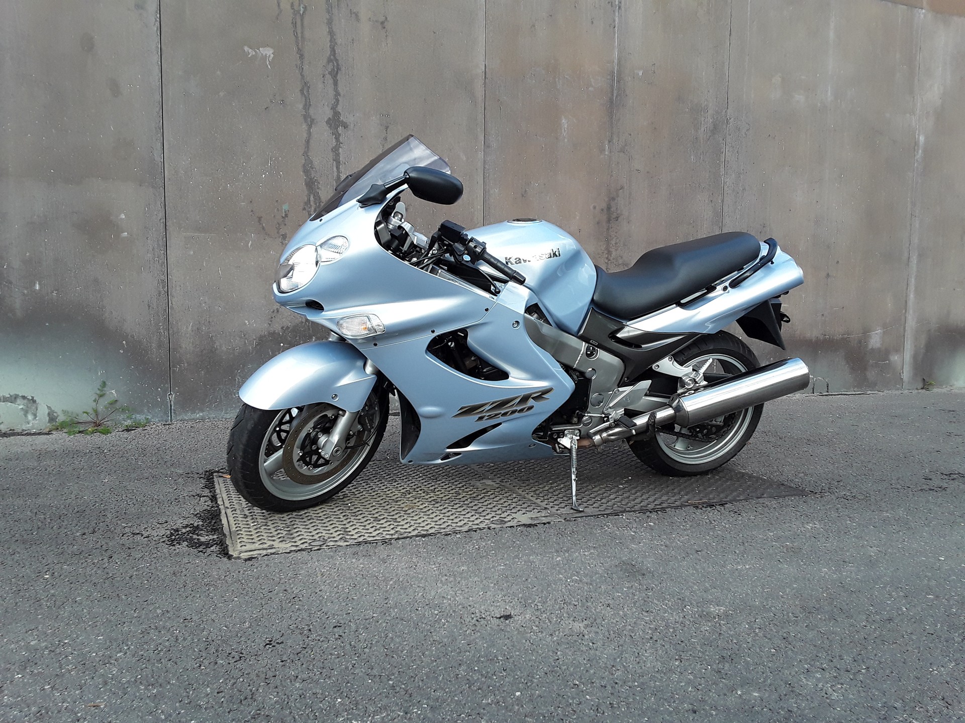 KAWASAKI ZZ-R 1200