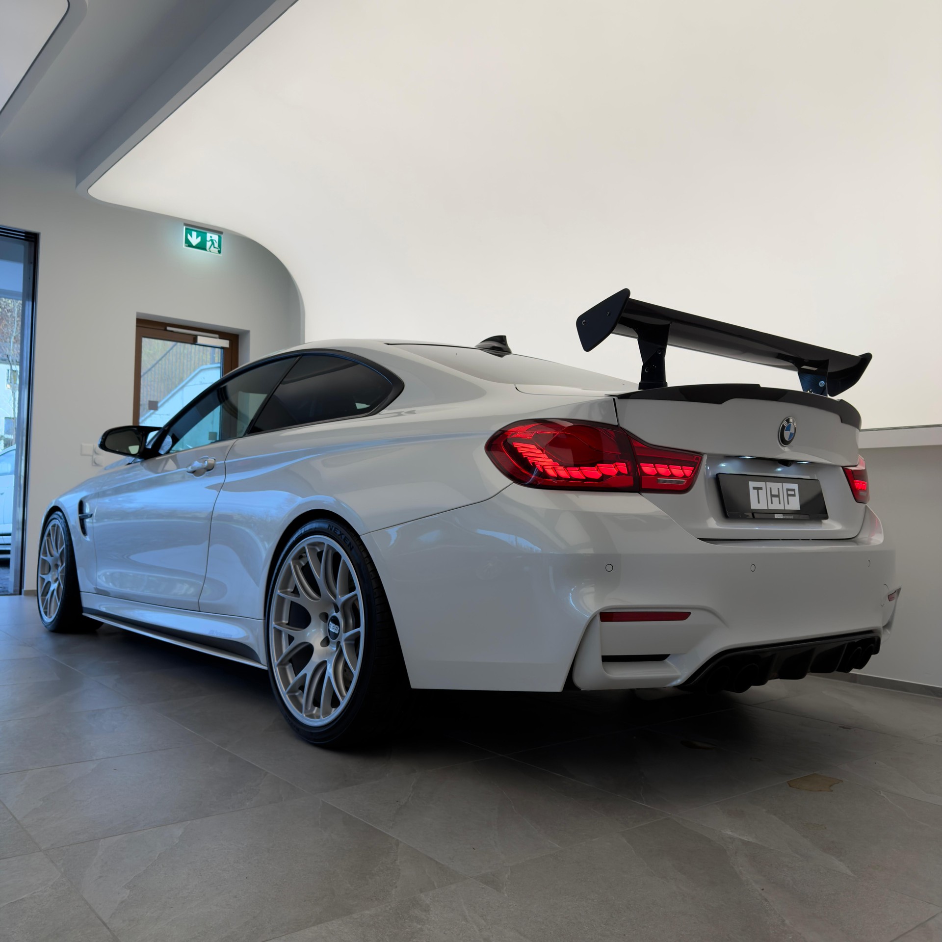 BMW M4 Coupé M Performance-image-3