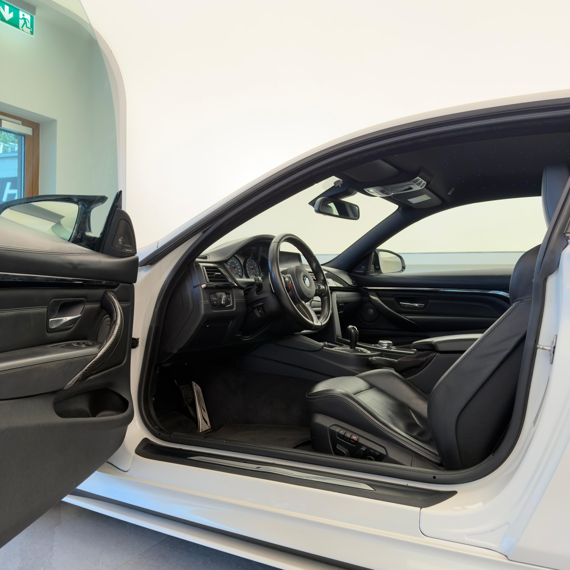 BMW M4 Coupé M Performance-image-11