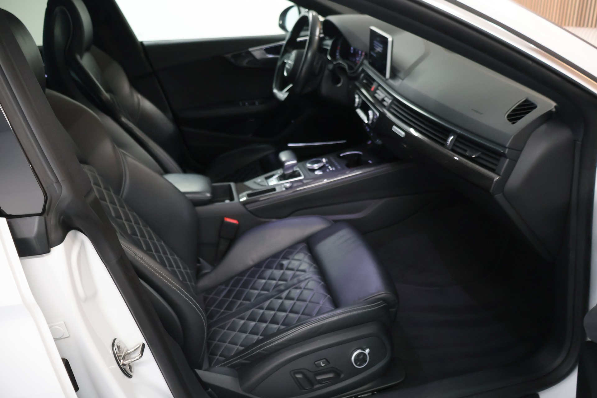 AUDI S5 Sportback ABT 3.0 TFSI quattro tiptronic-image-13