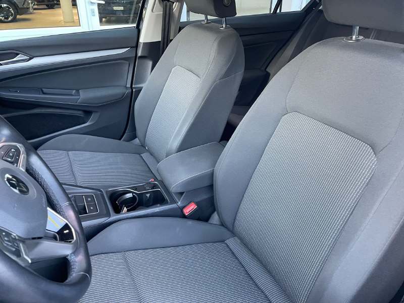 VW Golf VIII 1.0 TSI Value-image-4