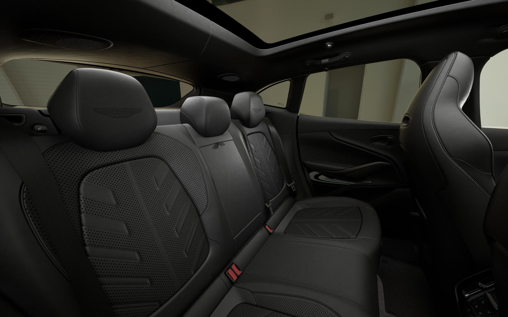 ASTON MARTIN DBX S 4.0 V8 Bi-Turbo-image-7