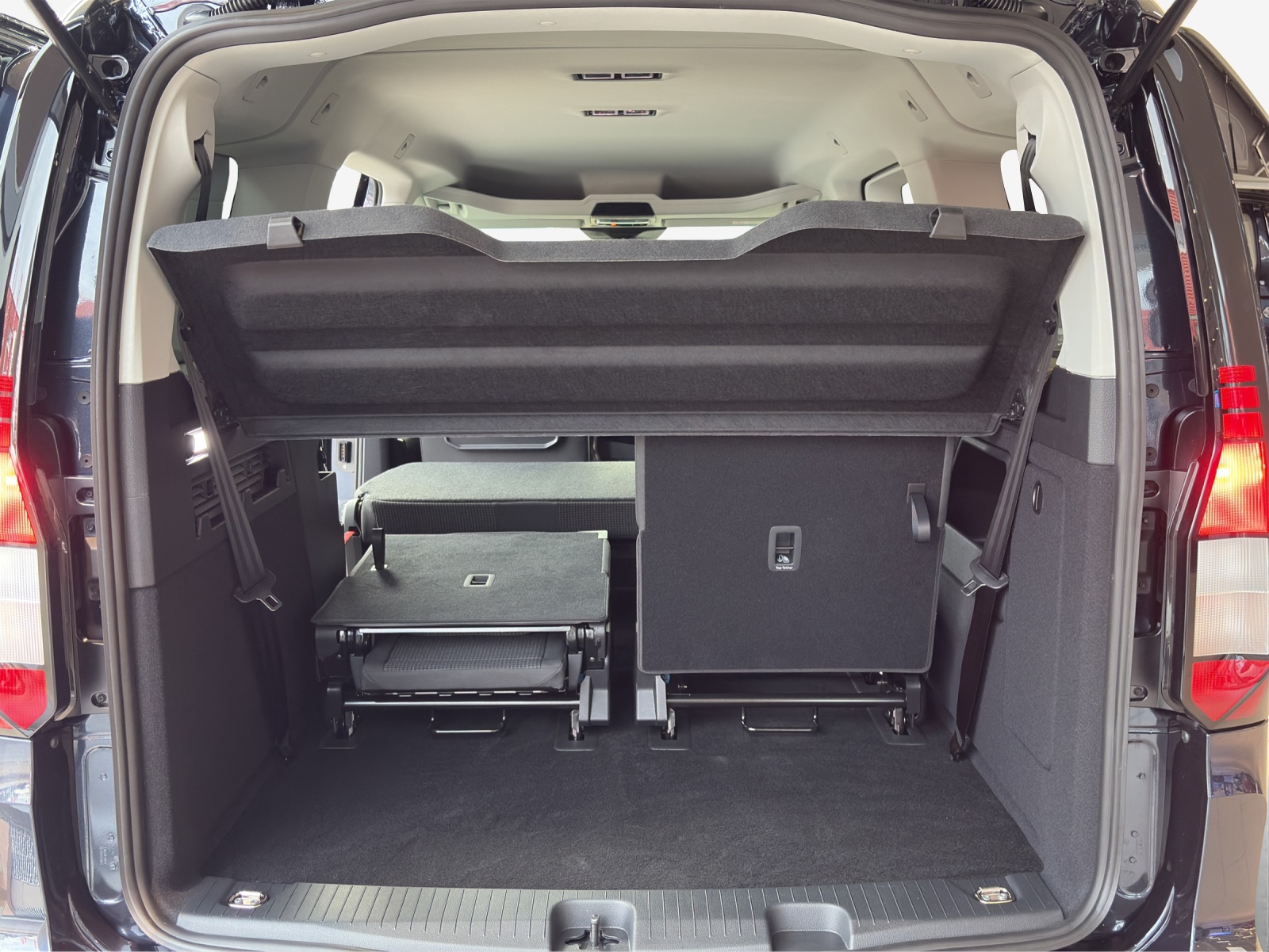 VW Caddy Maxi 1.5 TSI Liberty DSG-image-12