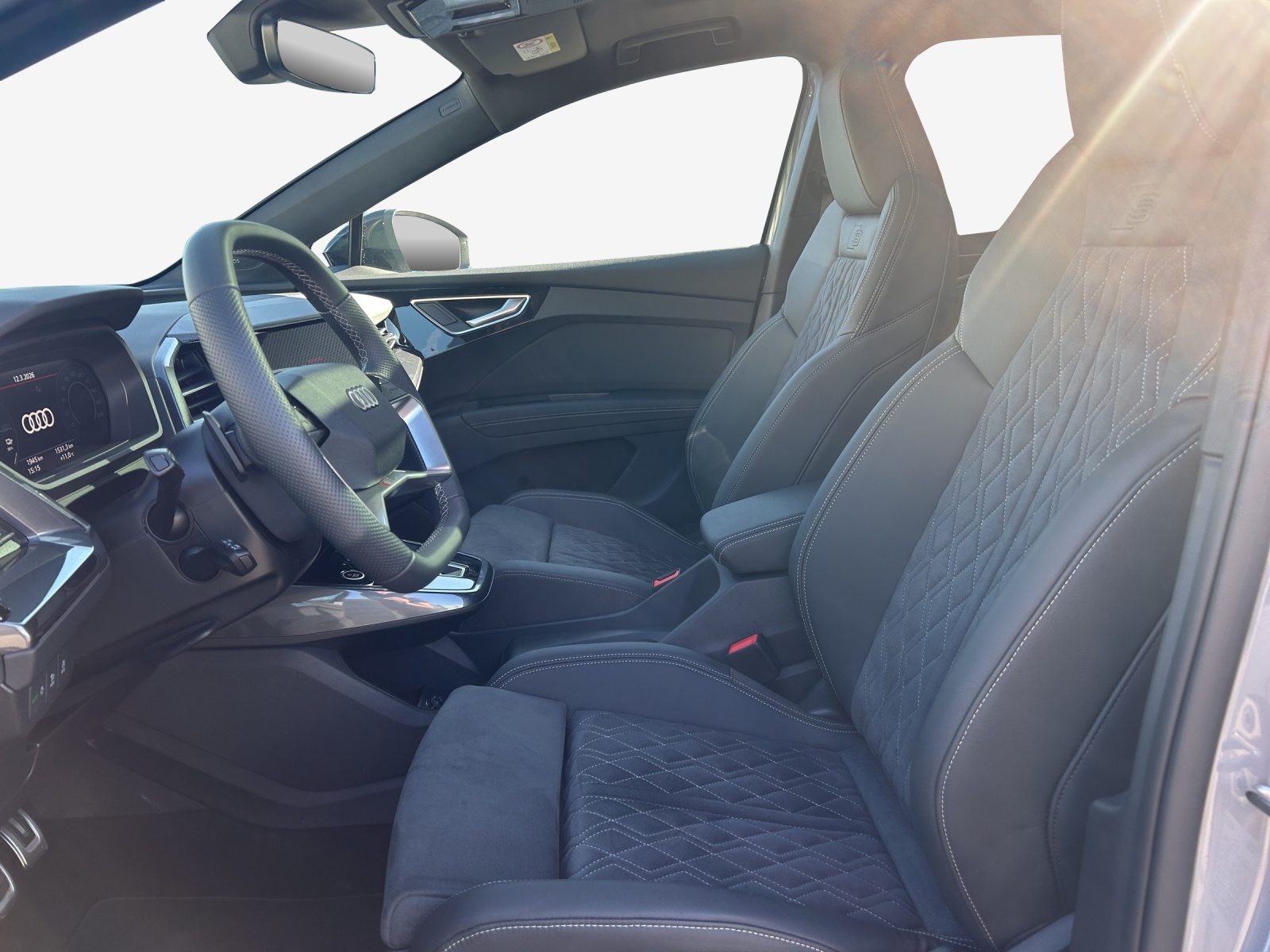 AUDI Q4 e-tron 45 Attraction quattro-image-7